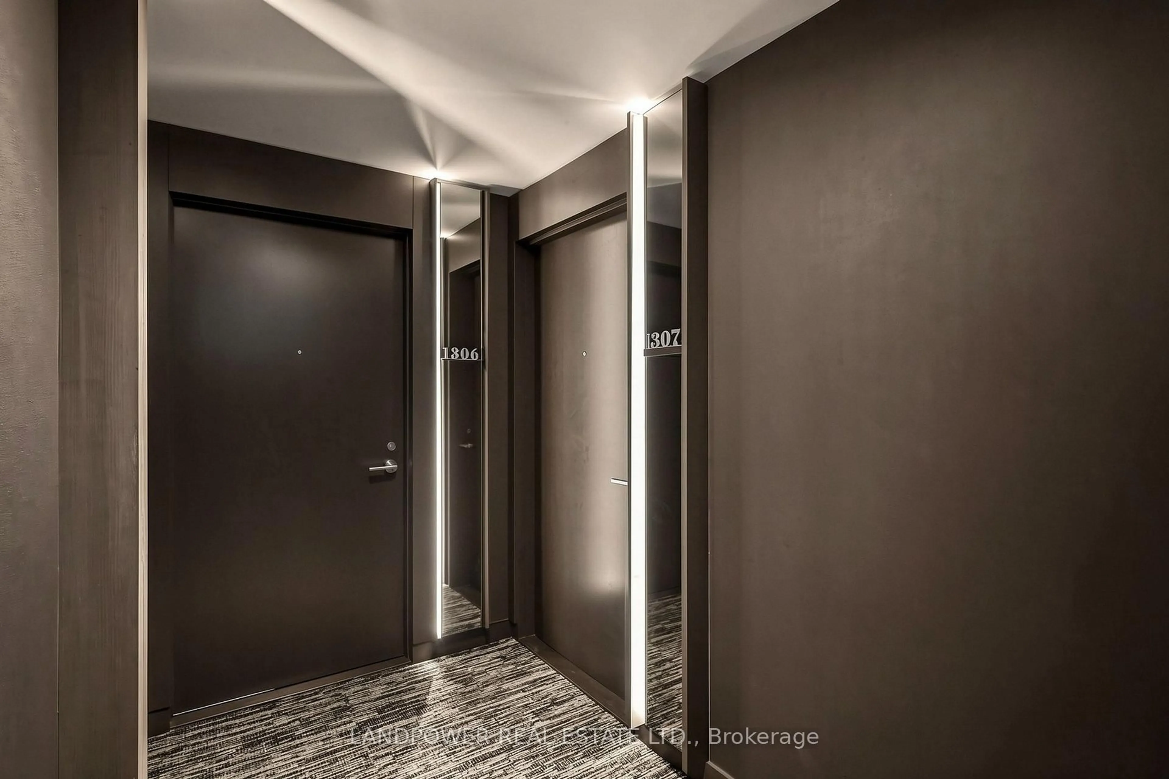 Indoor foyer for 11 Yorkville Ave #1307, Toronto Ontario M4W 0B7