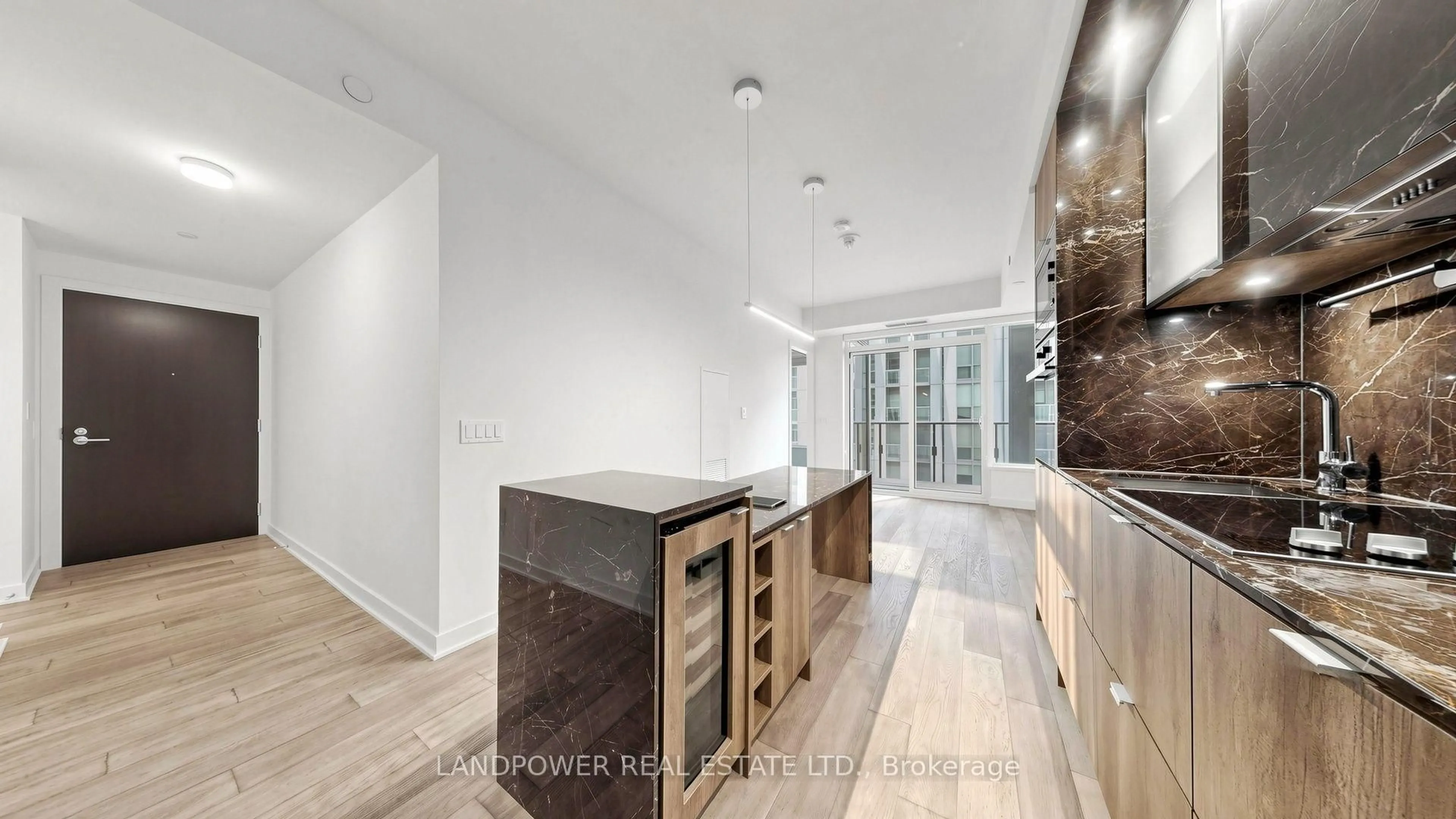 Open concept kitchen, ceramic/tile floor for 11 Yorkville Ave #1307, Toronto Ontario M4W 0B7