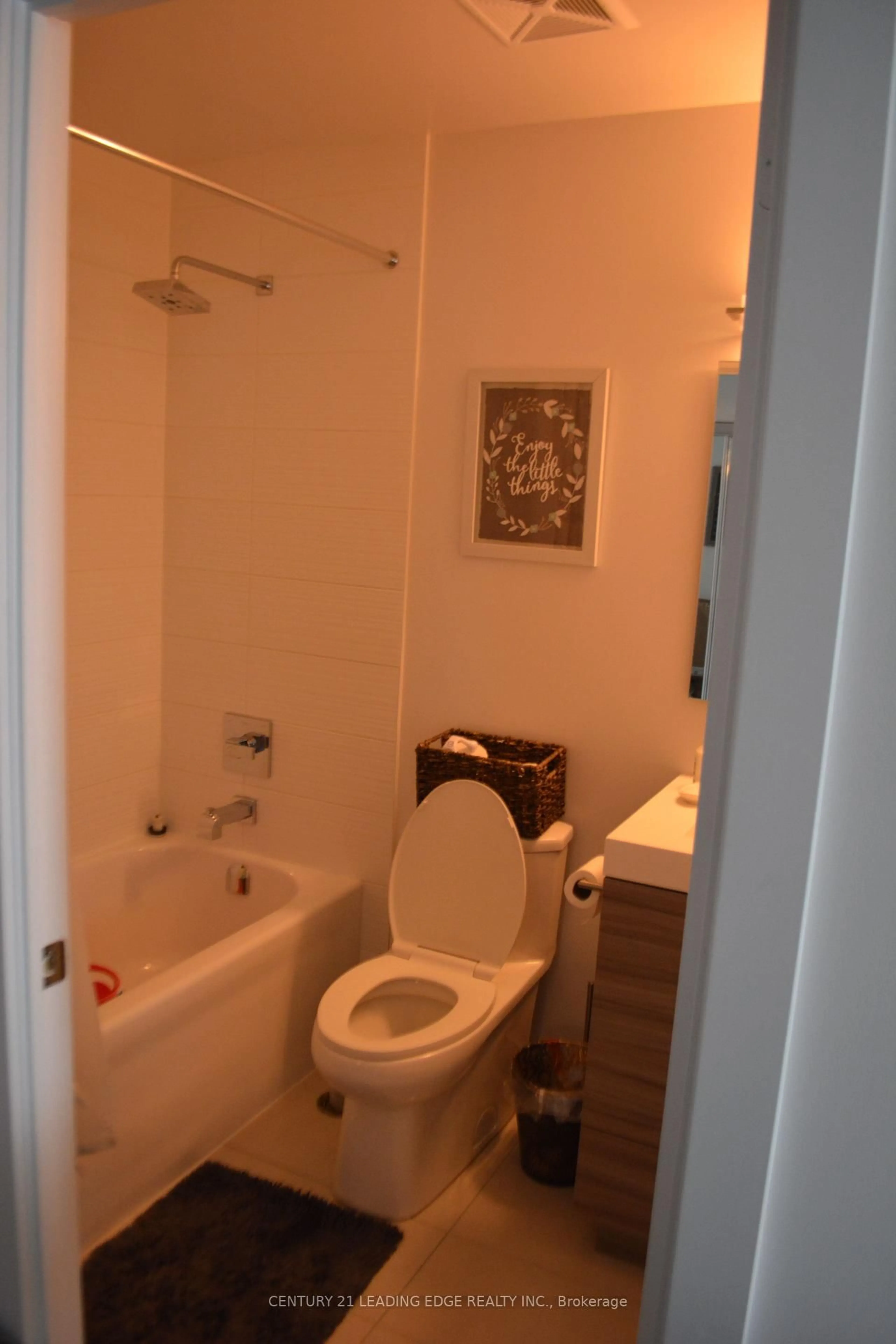 Standard bathroom, floor is not visible for 318 Richmond St #3806, Toronto Ontario M5V 0B4