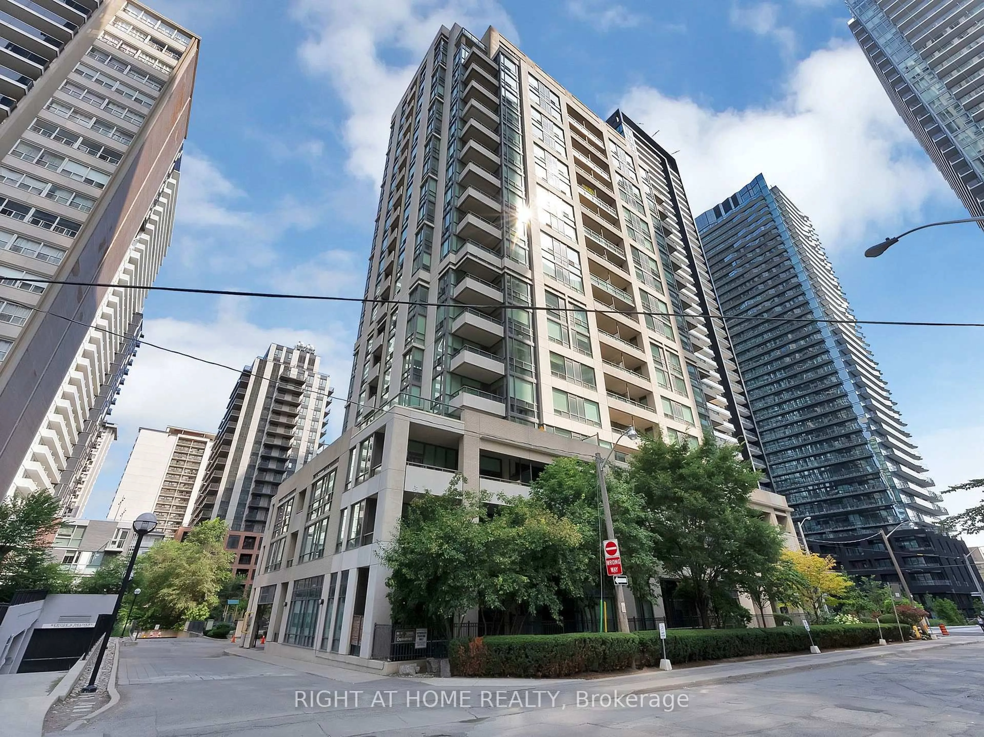 Unknown for 88 Broadway Ave #812, Toronto Ontario M4P 0A5