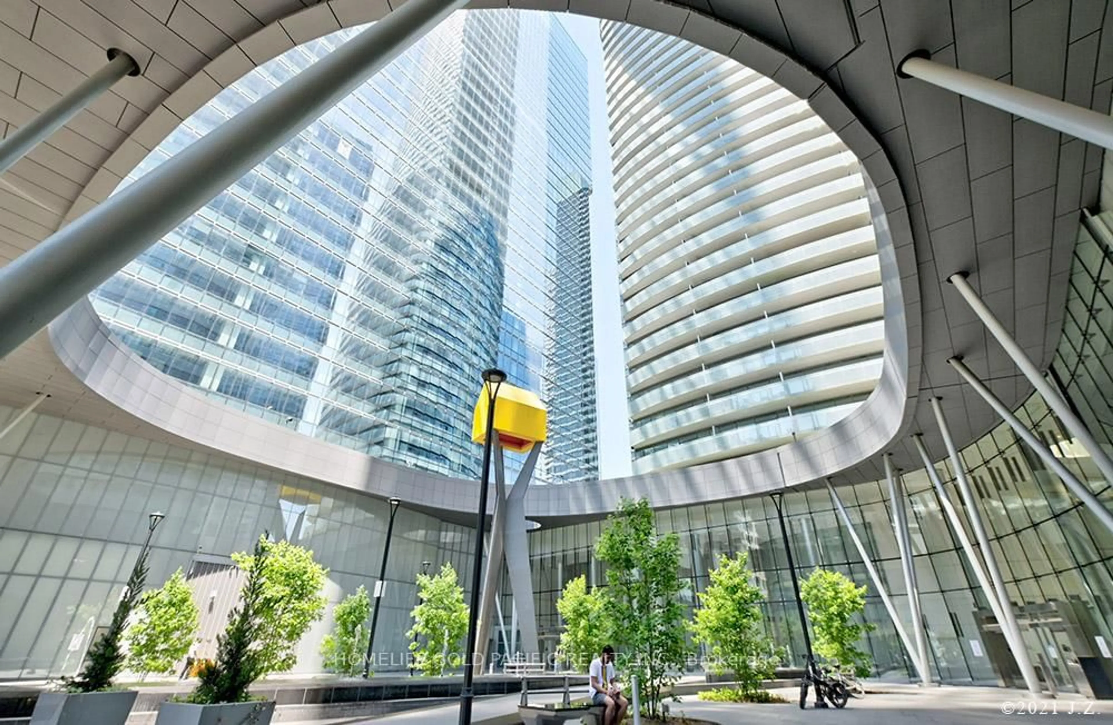 Indoor foyer for 14 York St #5208, Toronto Ontario M5J 0B1