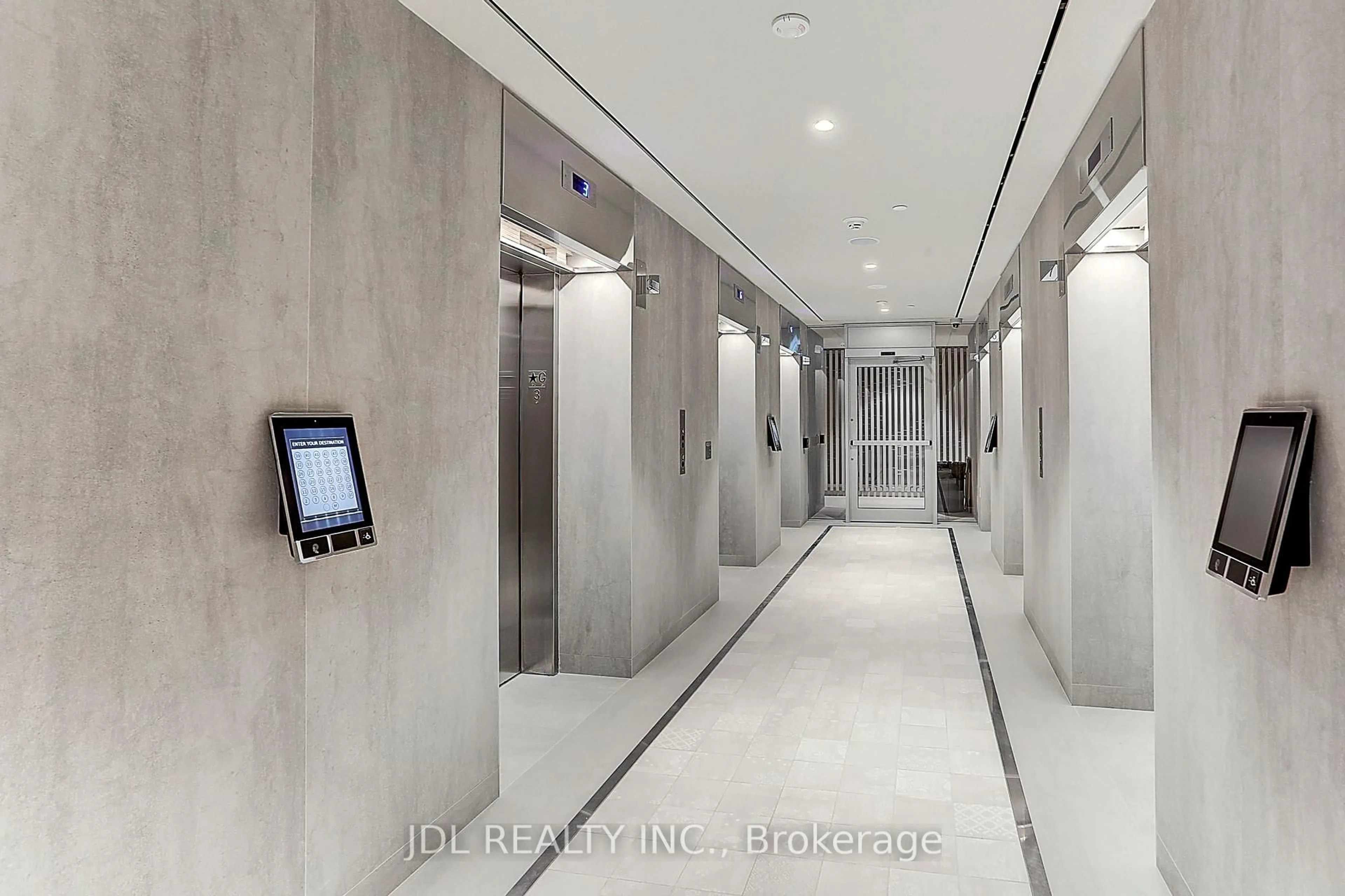 Indoor foyer for 138 Downes St #5103, Toronto Ontario M5E 0E4