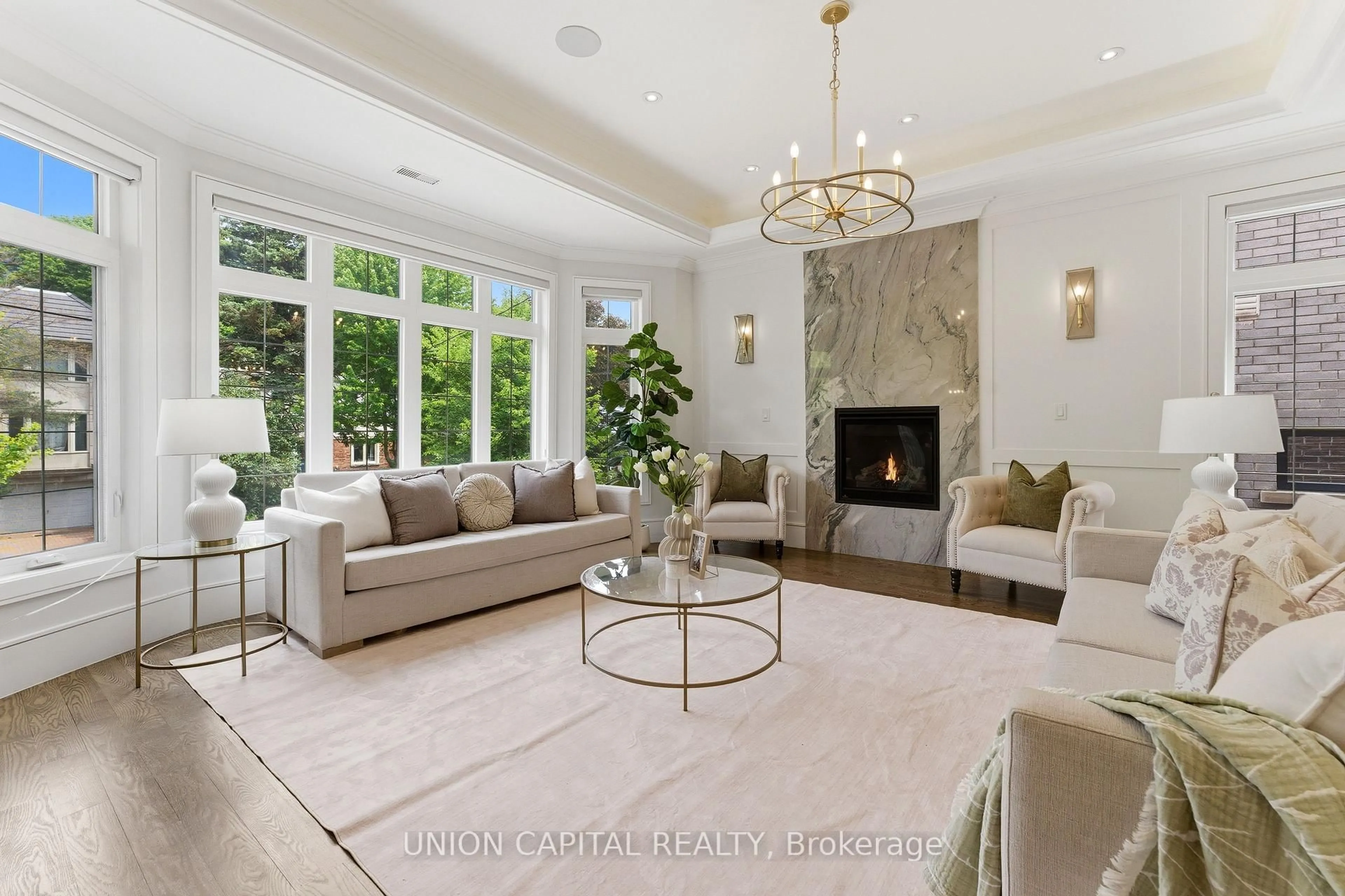 Living room with furniture, ceramic/tile floor for 20 Walker Rd, Toronto Ontario M2N 2K3