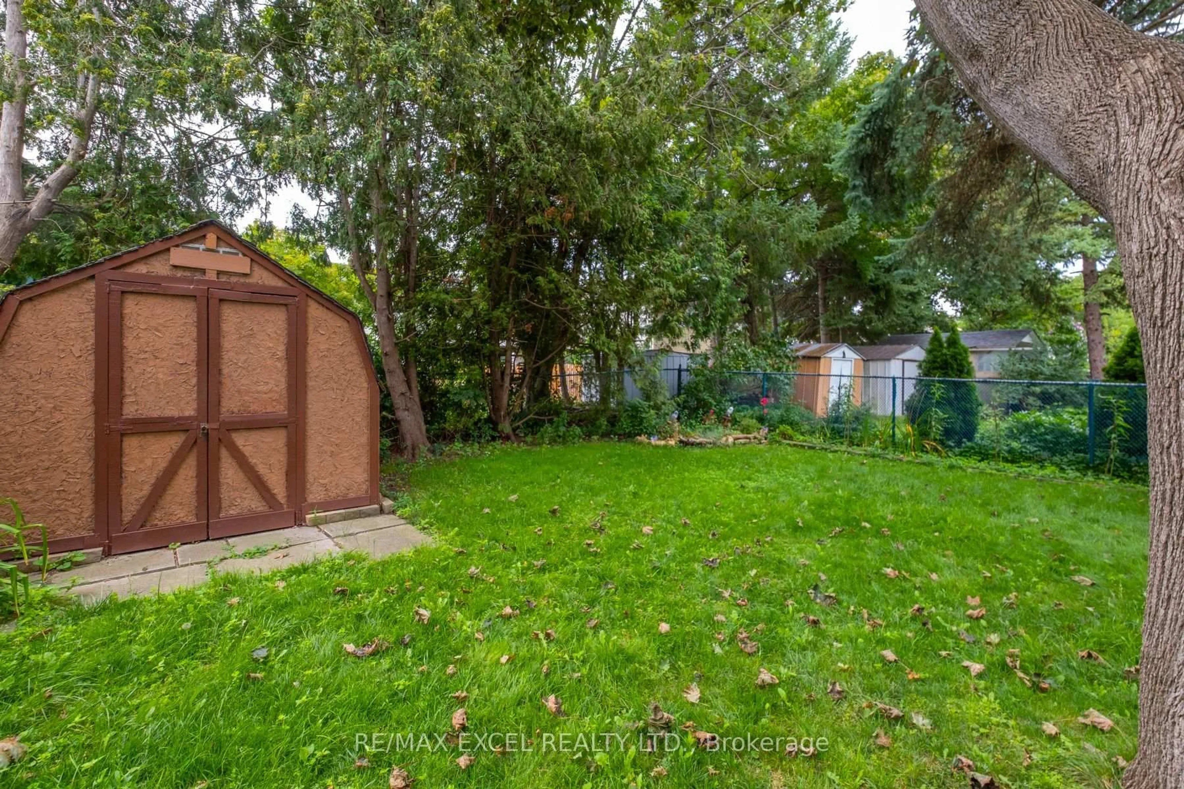 Shed for 68 Applegate Cres, Toronto Ontario M2H 2R4
