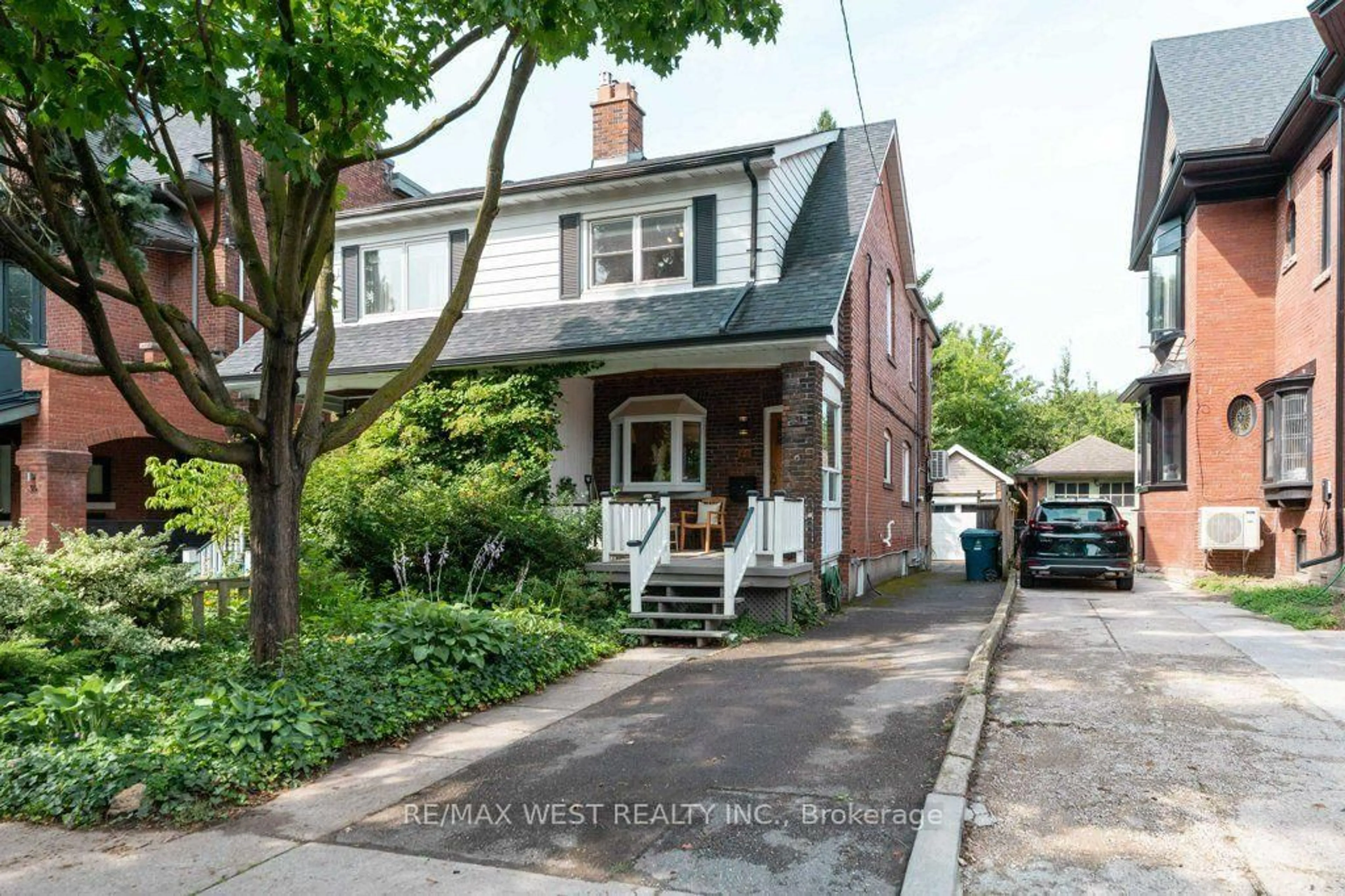 Home with brick exterior material, street for 40 Delaware Ave, Toronto Ontario M6H 2S7