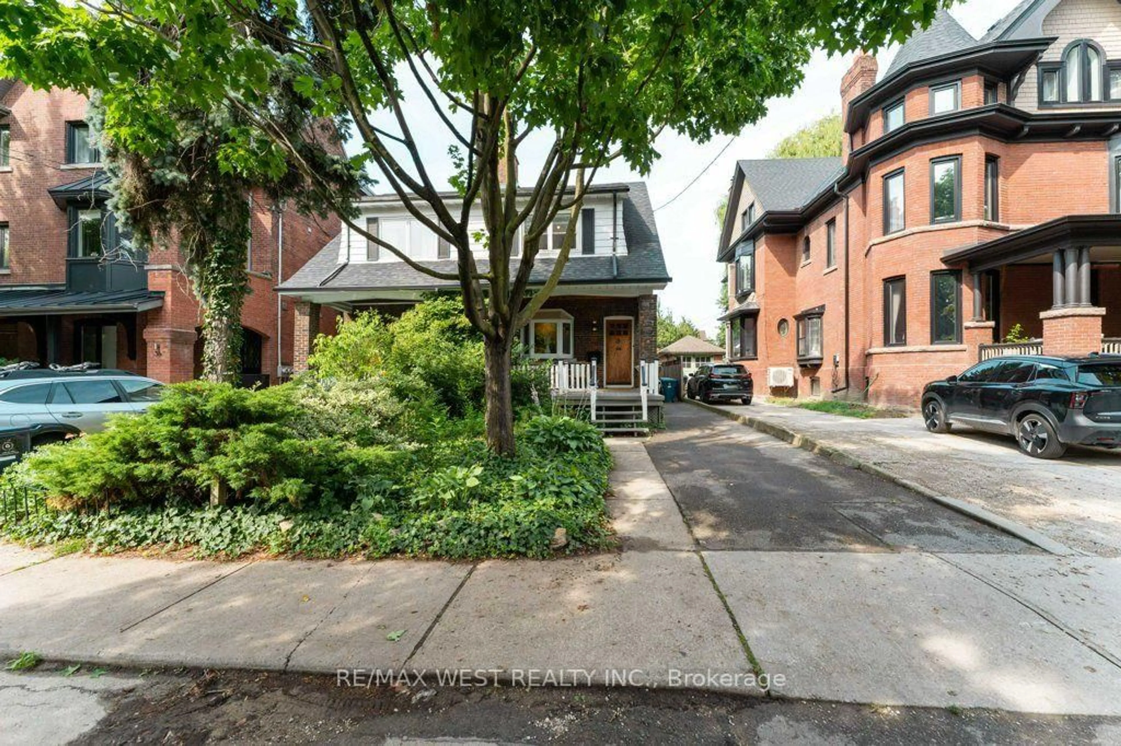 Unknown for 40 Delaware Ave, Toronto Ontario M6H 2S7