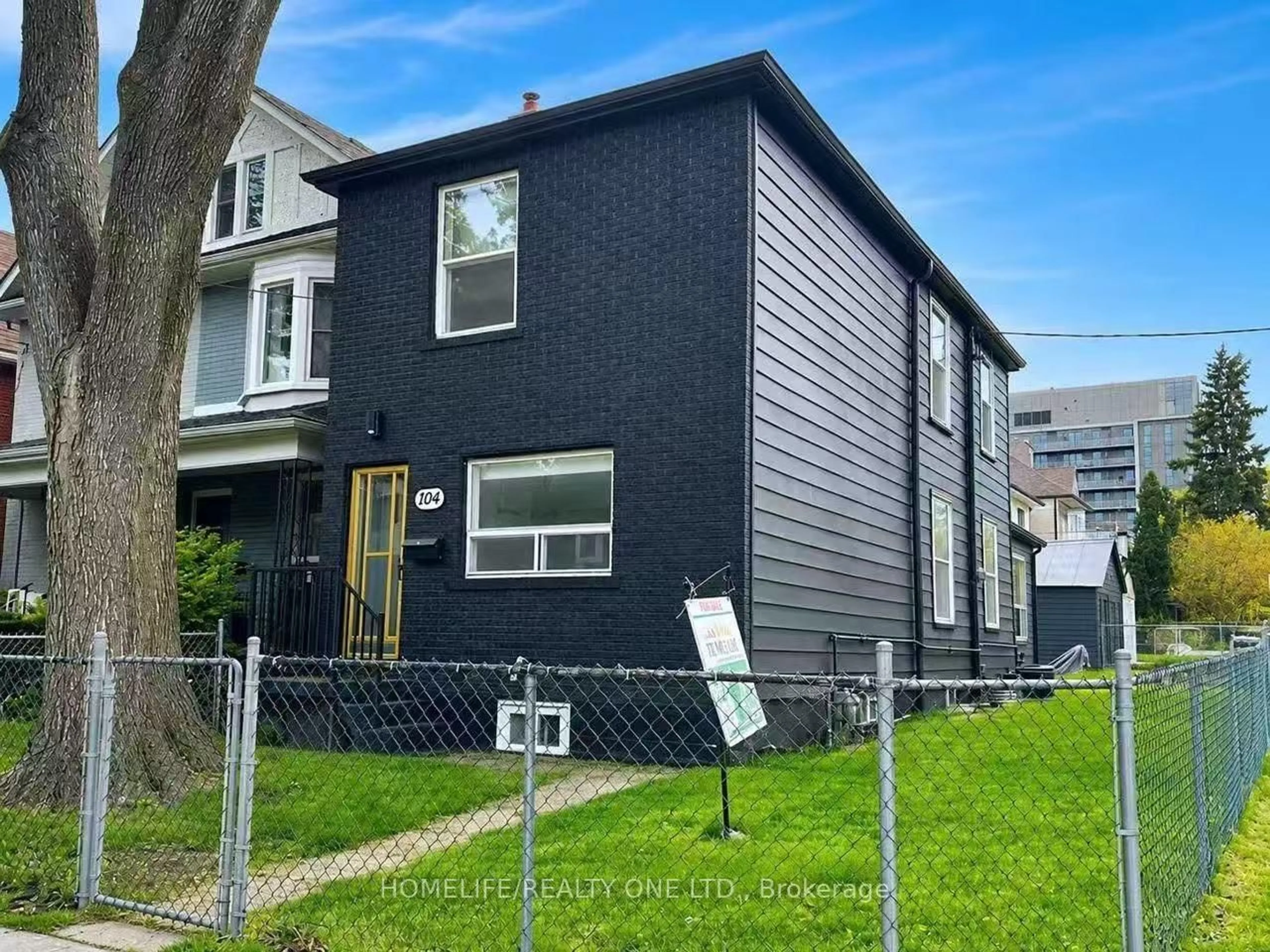 Home with vinyl exterior material, street for 104 Benson Ave, Toronto Ontario M6G 2J1