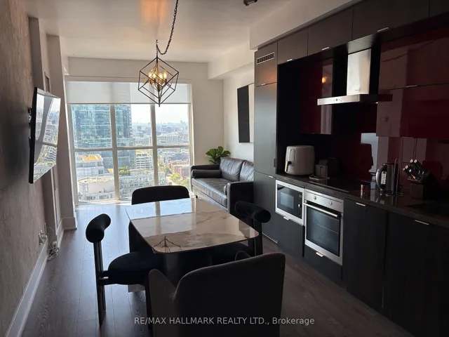 300 Front St #3513, Toronto 3