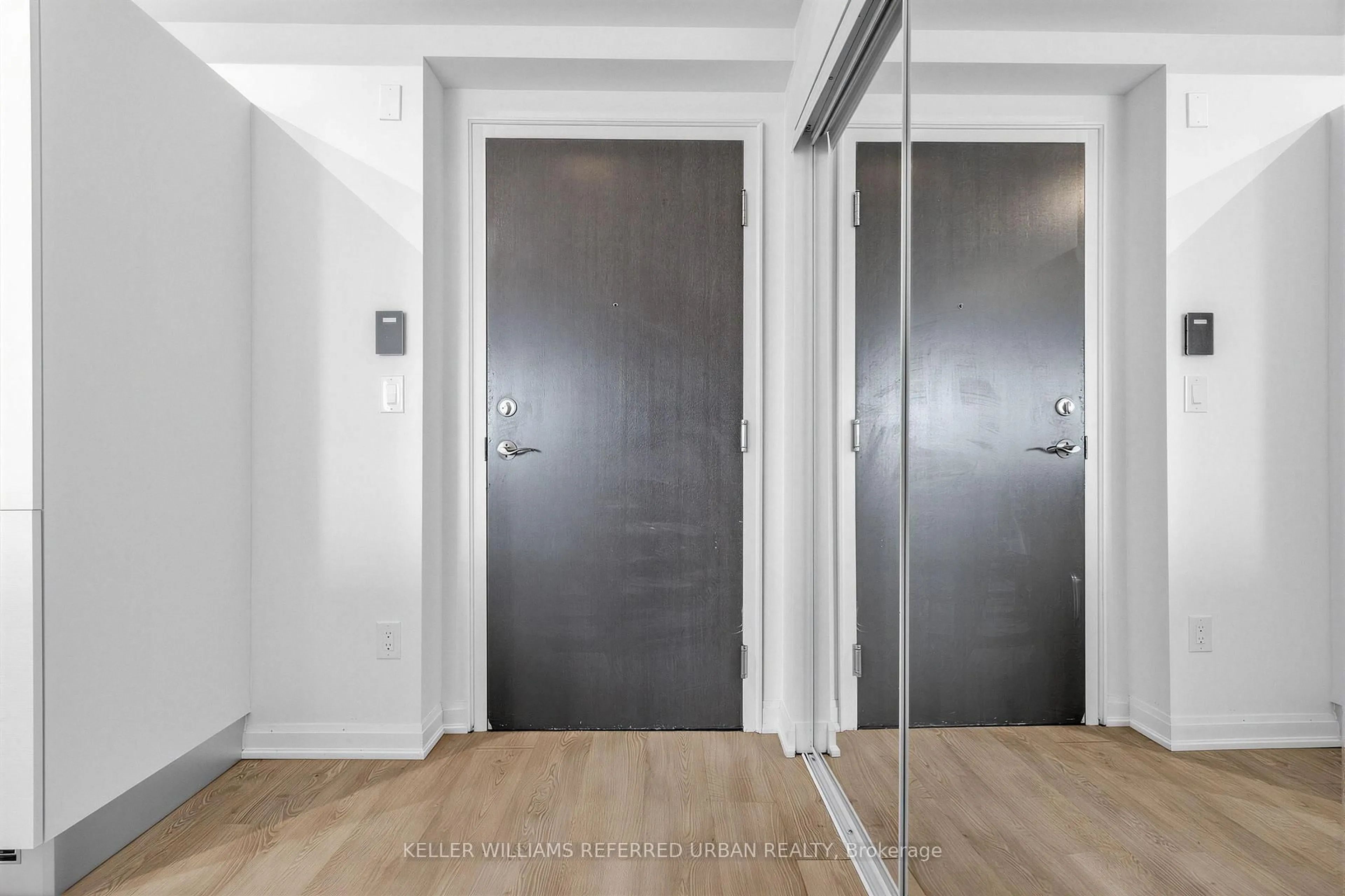 Indoor entryway for 9 Bogert Ave #2909, Toronto Ontario M2N 0H3