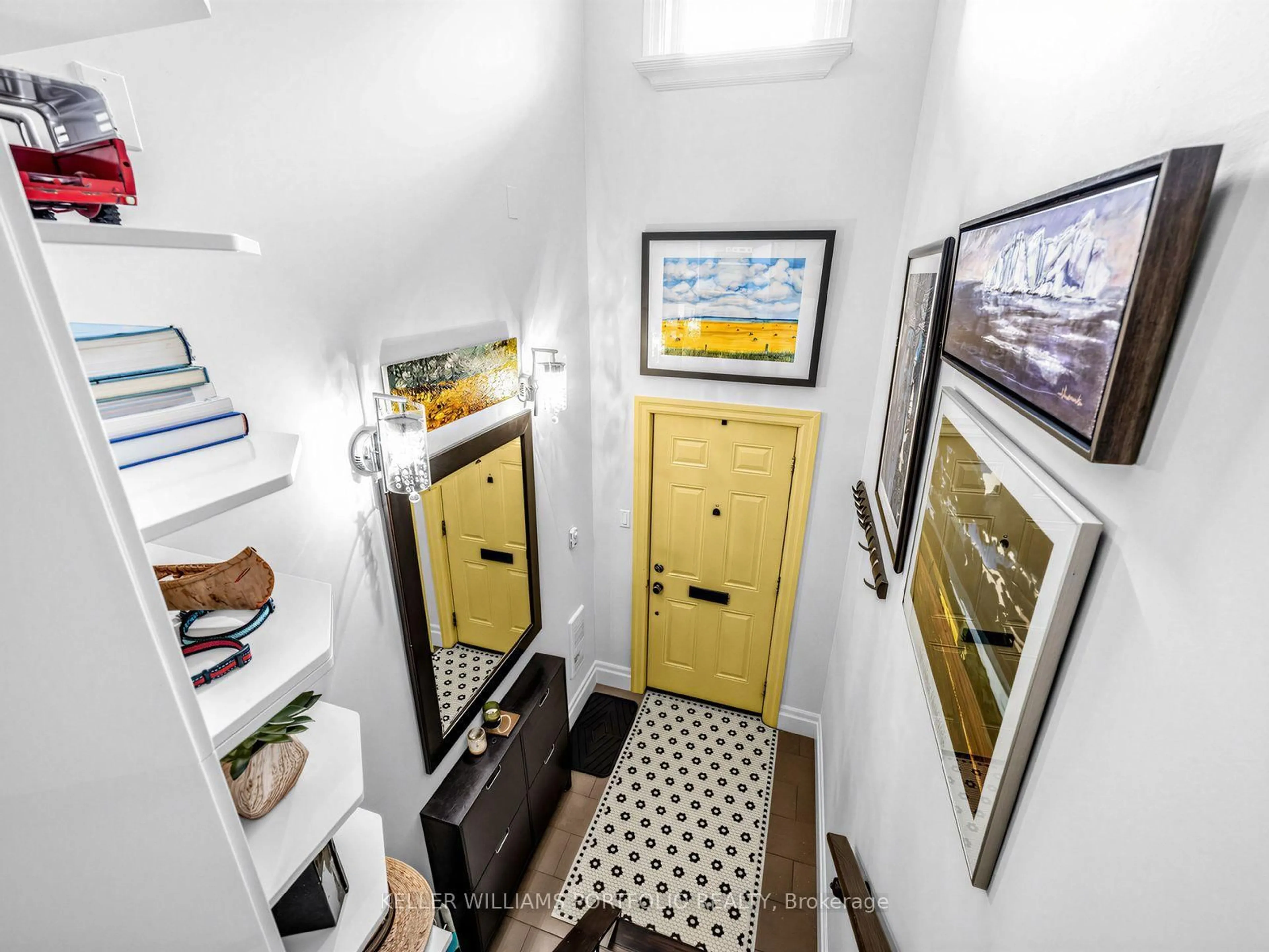 Indoor entryway for 2C Shank St, Toronto Ontario M6J 3T8