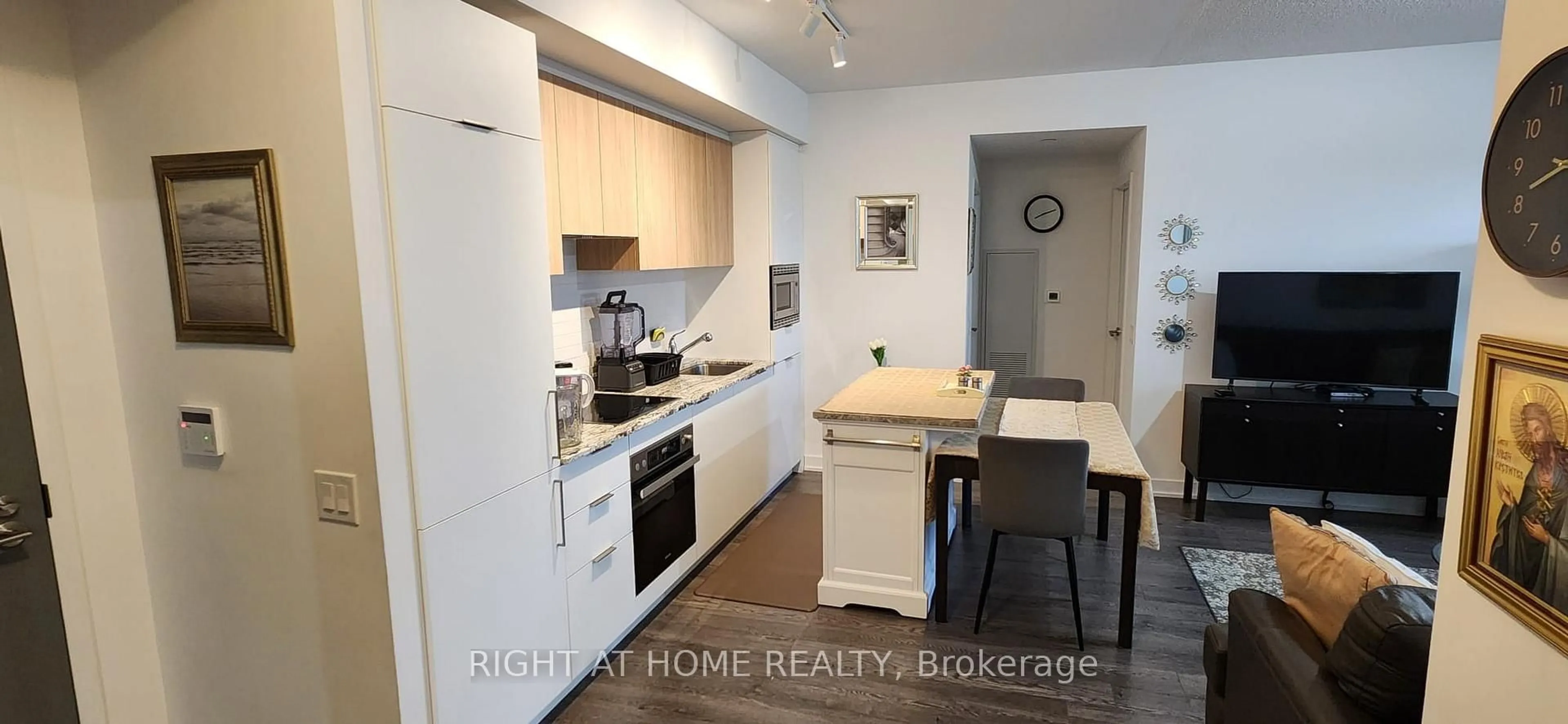 Unknown for 20 O'Neill Rd #527, Toronto Ontario M3C 0R2