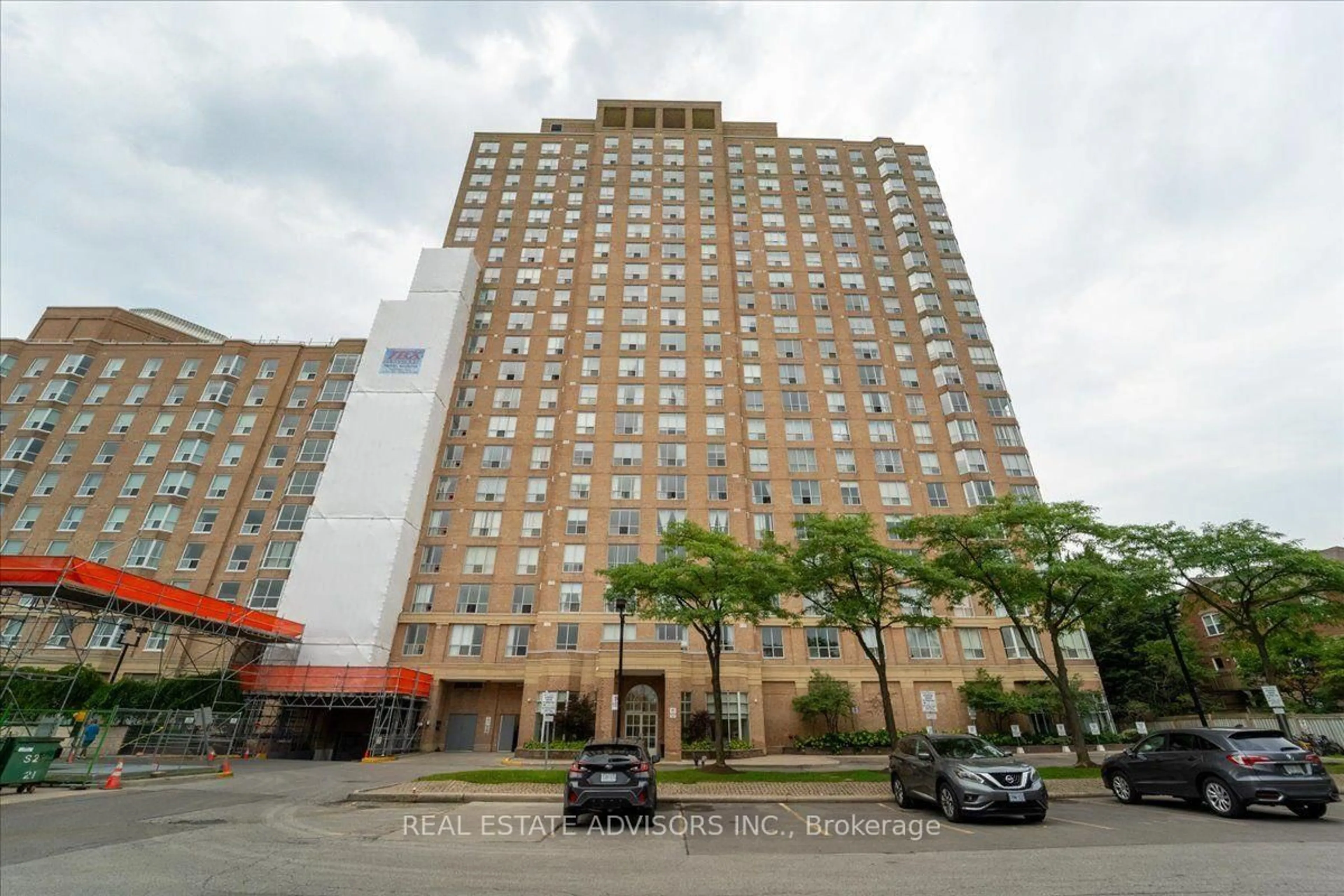 Patio, building for 21 Overlea Blvd #Ph#07, Toronto Ontario M4H 1P2