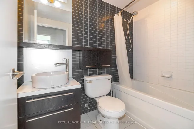 25 Carlton St #603, Toronto 2