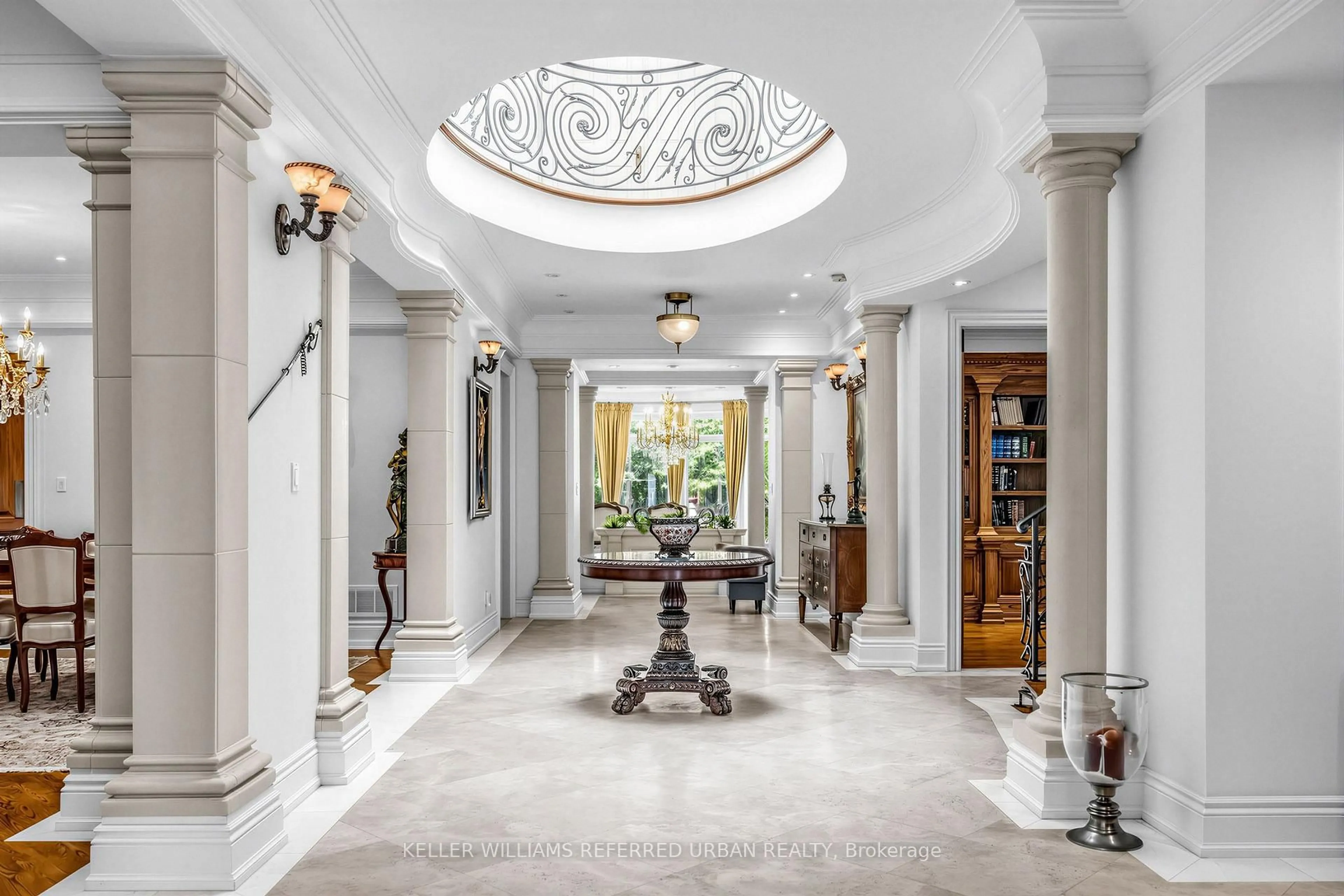 Indoor foyer for 158 Owen Blvd, Toronto Ontario M2P 1G7