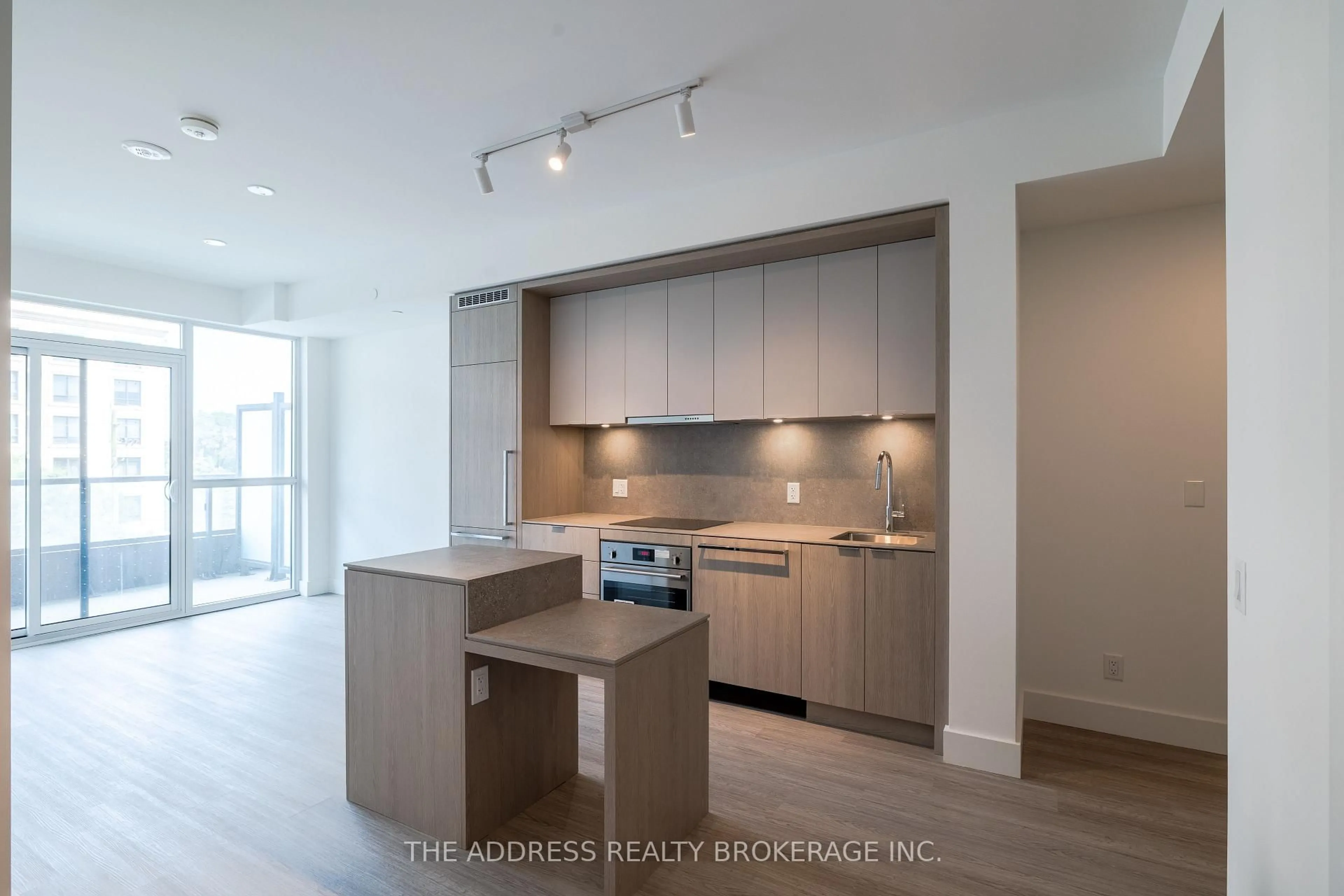 Open concept kitchen, unknown for 6 Greenbriar Rd #327, Toronto Ontario M2K 0H6