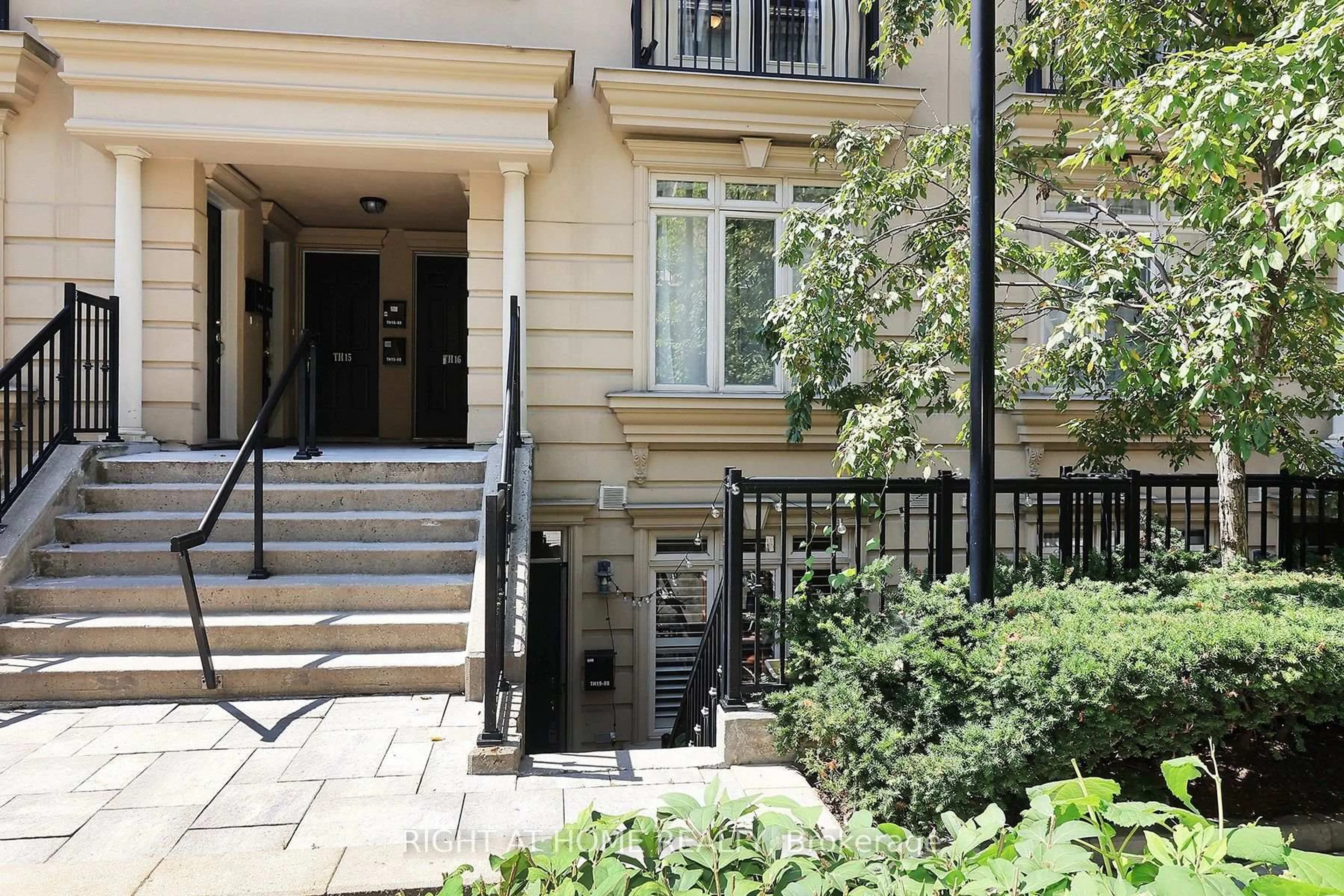 Unknown for 88 Carr St #19, Toronto Ontario M5T 1B7