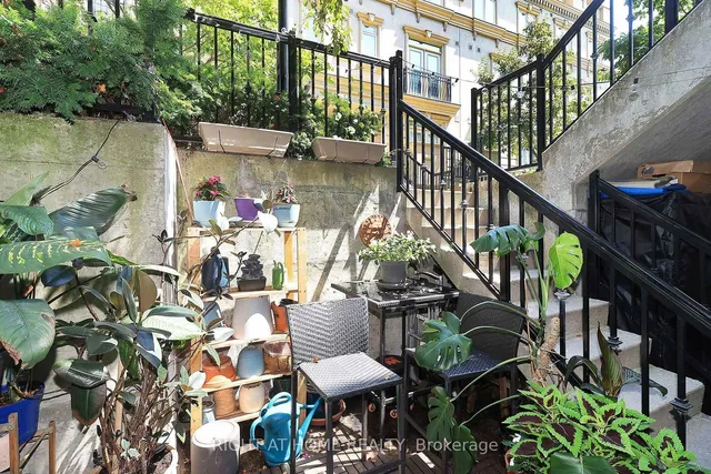 88 Carr St #19, Toronto 5