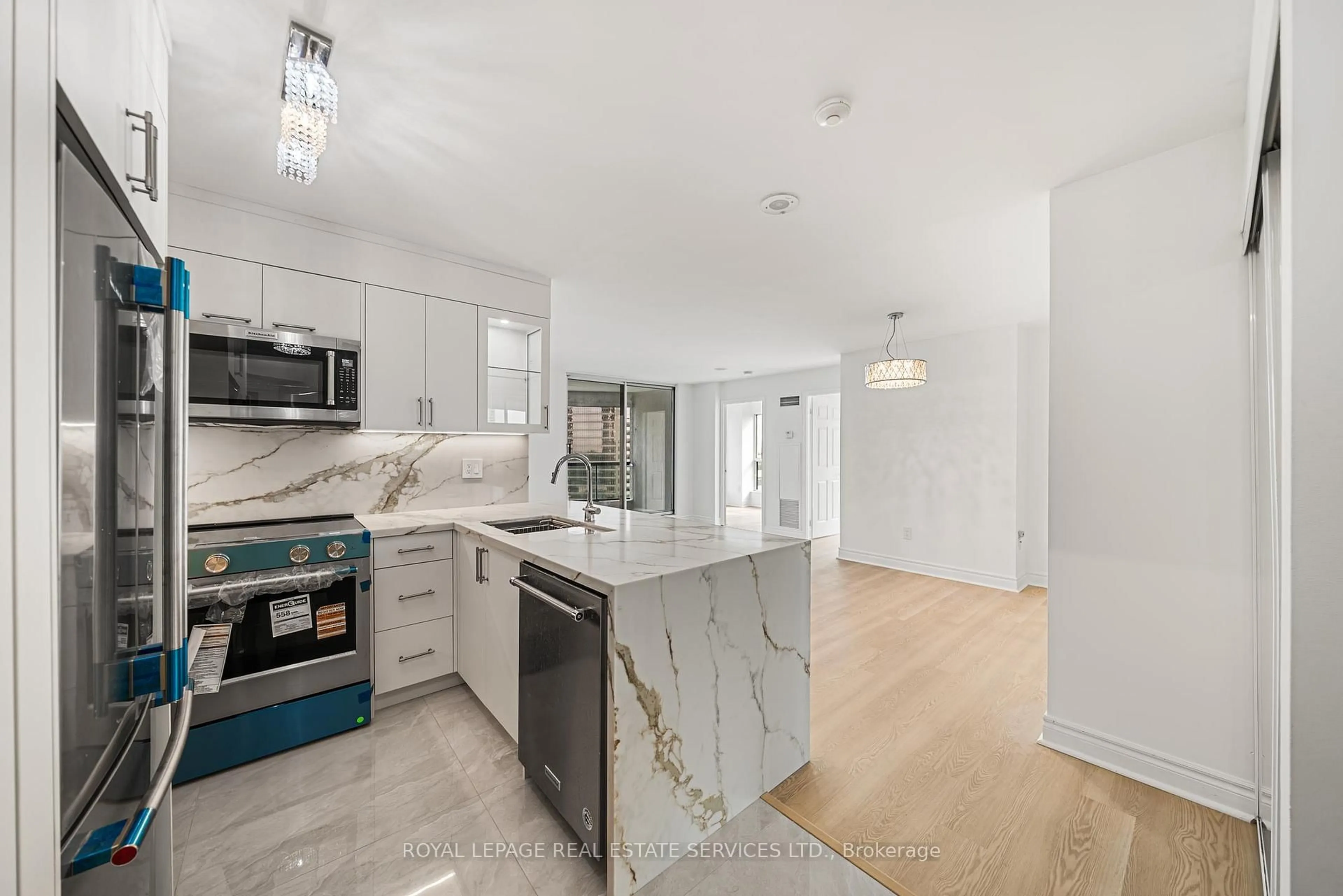 Open concept kitchen, ceramic/tile floor for 7 Lorraine Dr #1912, Toronto Ontario M2N 7H2