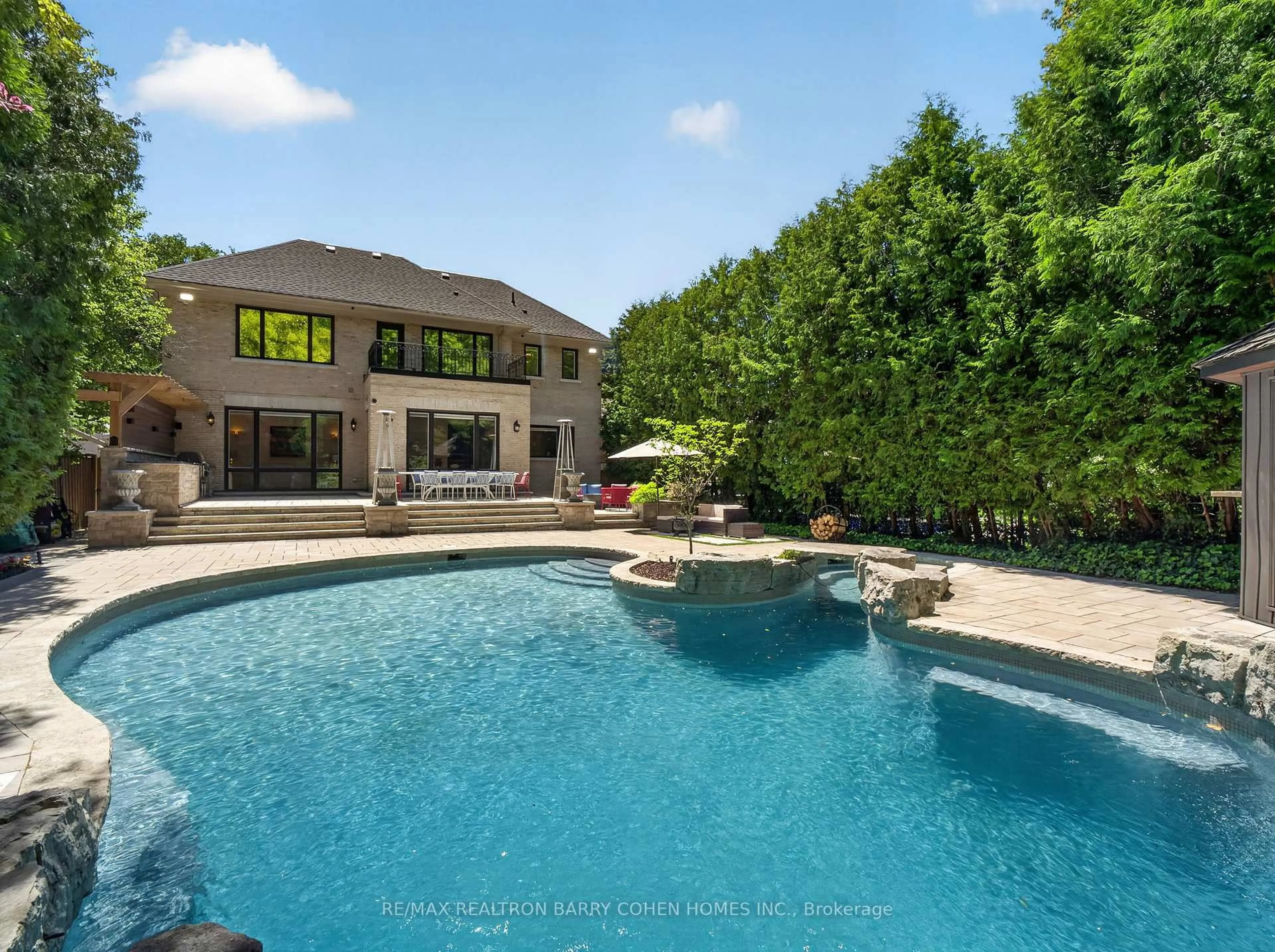 Pool for 18 Brookfield Rd, Toronto Ontario M2P 1A9