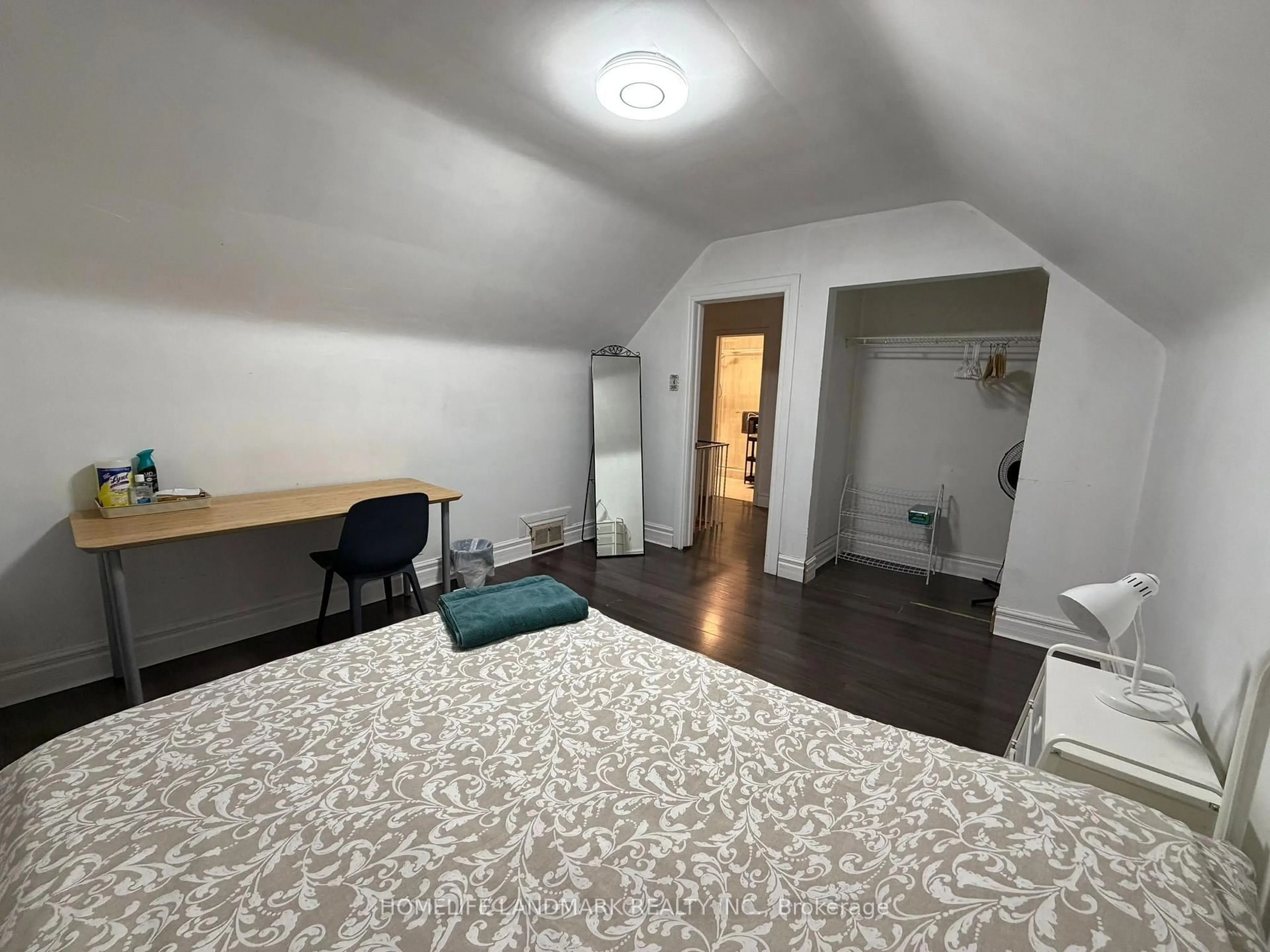 A pic of a room for 228 Hollywood Ave, Toronto Ontario M2N 3K6