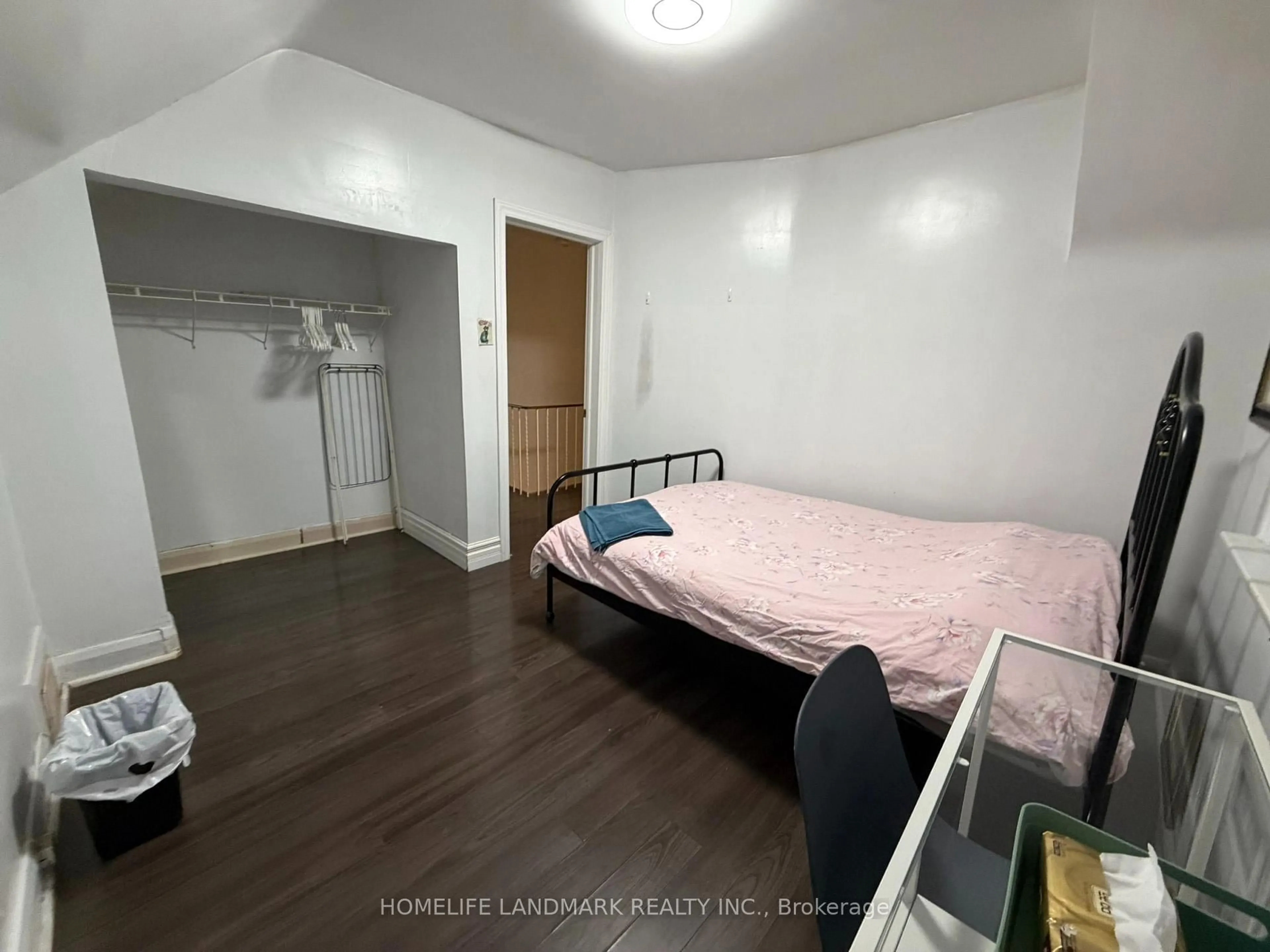 A pic of a room for 228 Hollywood Ave, Toronto Ontario M2N 3K6