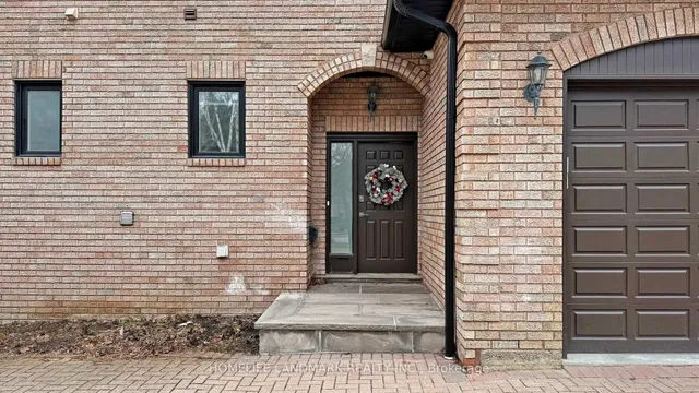 20 Blaine Dr, Toronto 4