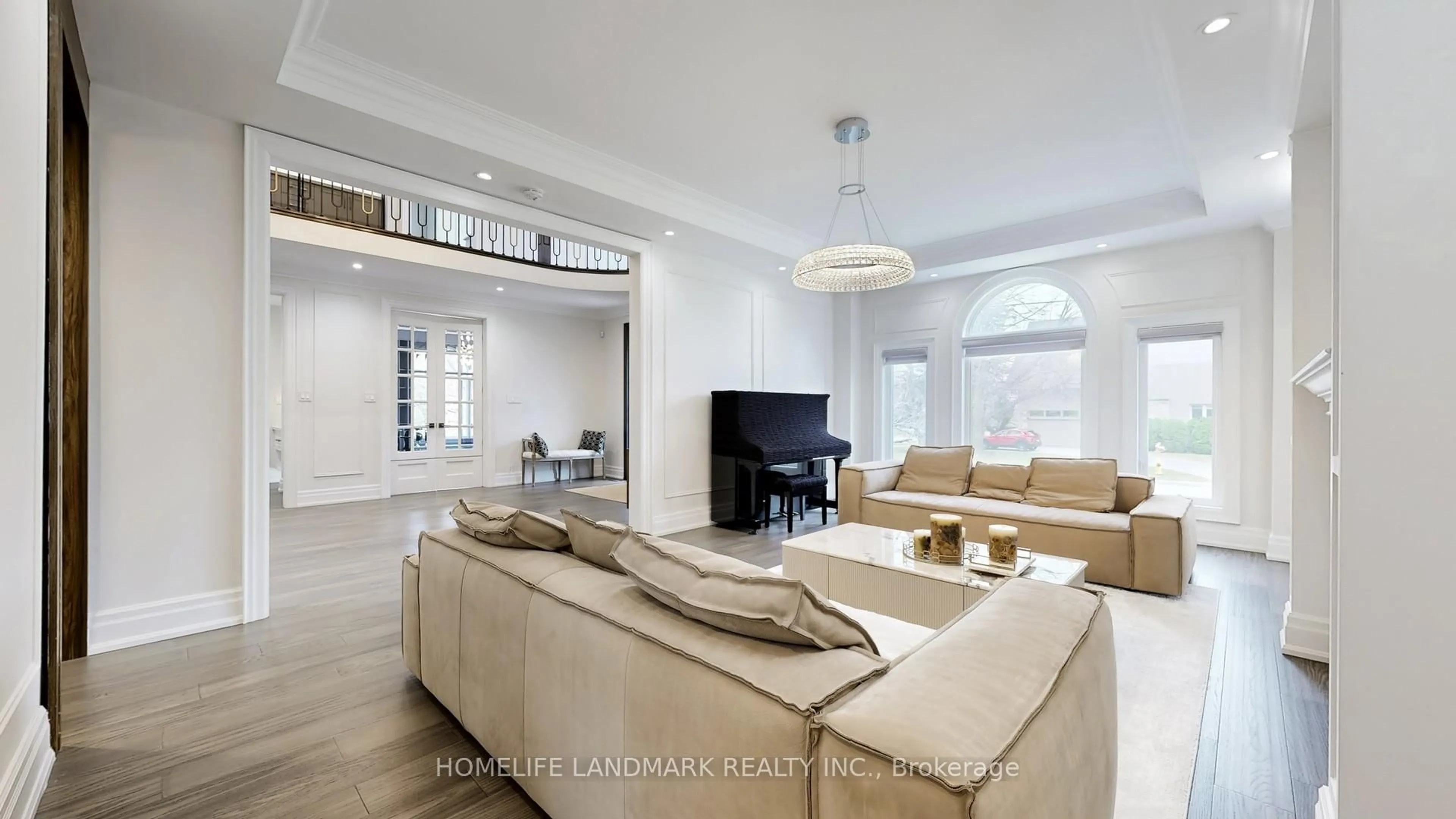 Living room with furniture, unknown for 20 Blaine Dr, Toronto Ontario M3B 2G4