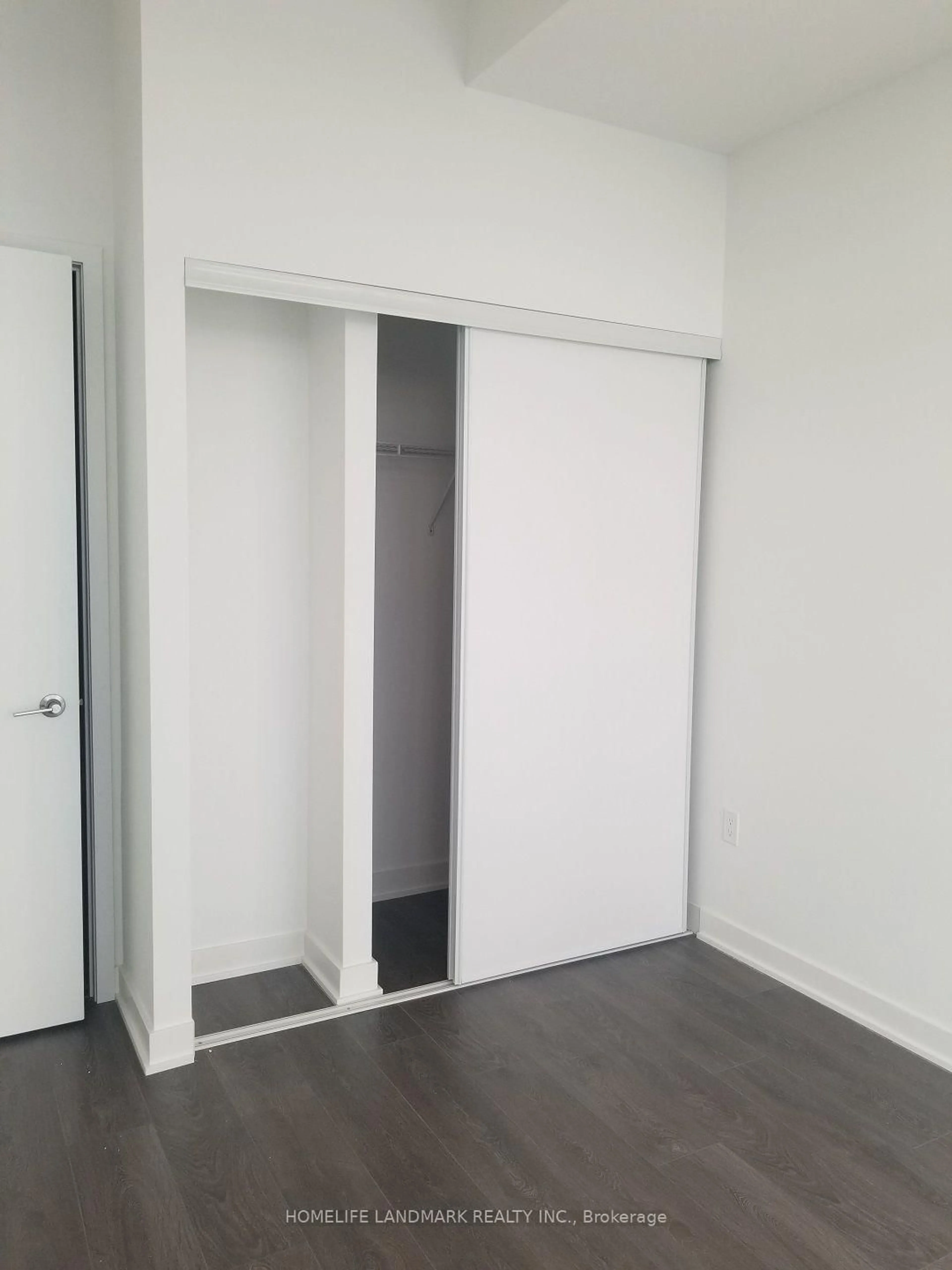 A pic of a room for 125 Blue Jays Way #5301, Toronto Ontario M5V 0N5