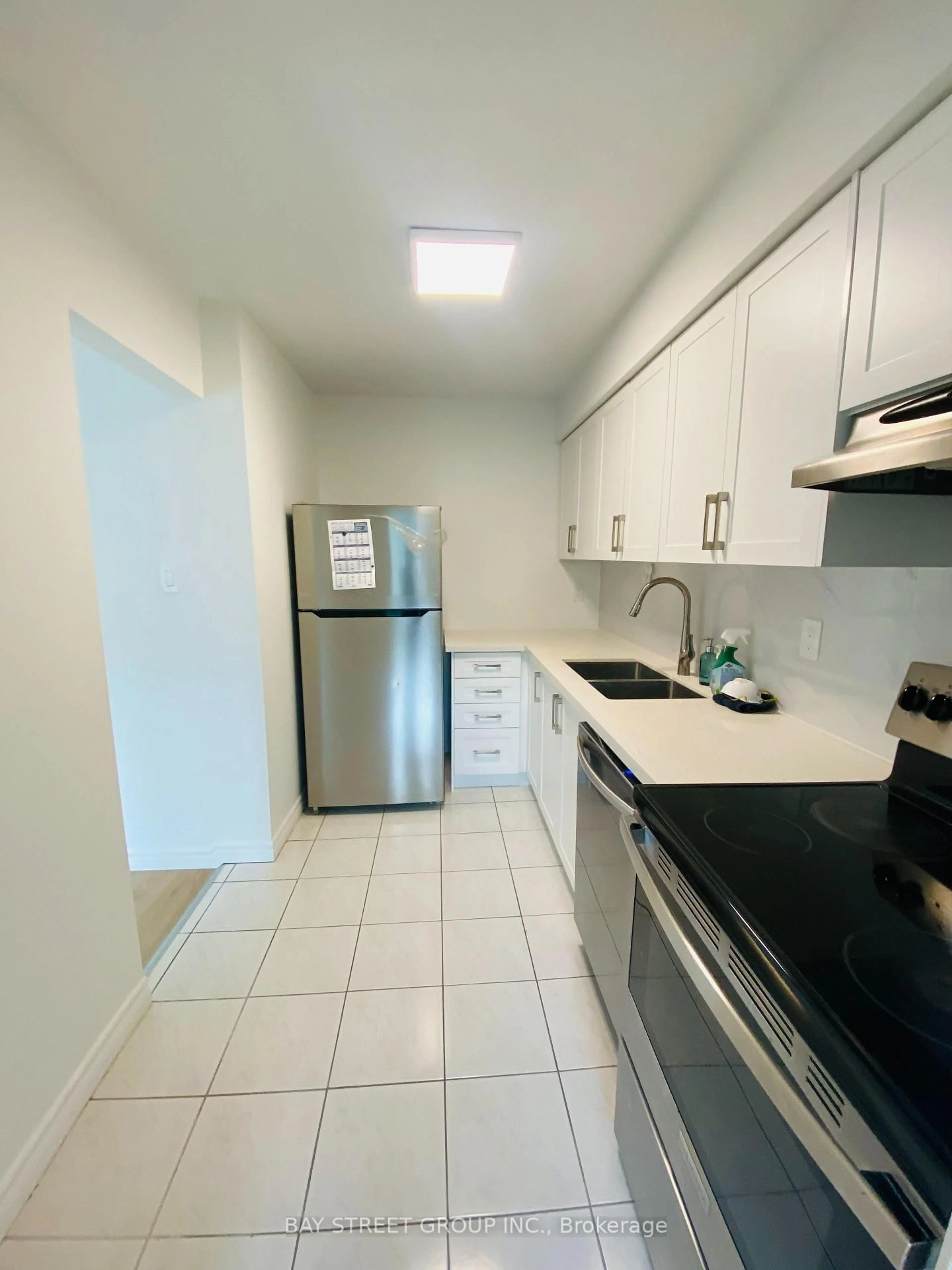 Standard kitchen, unknown for 44 Woody Vine Way, Toronto Ontario M2J 4H6