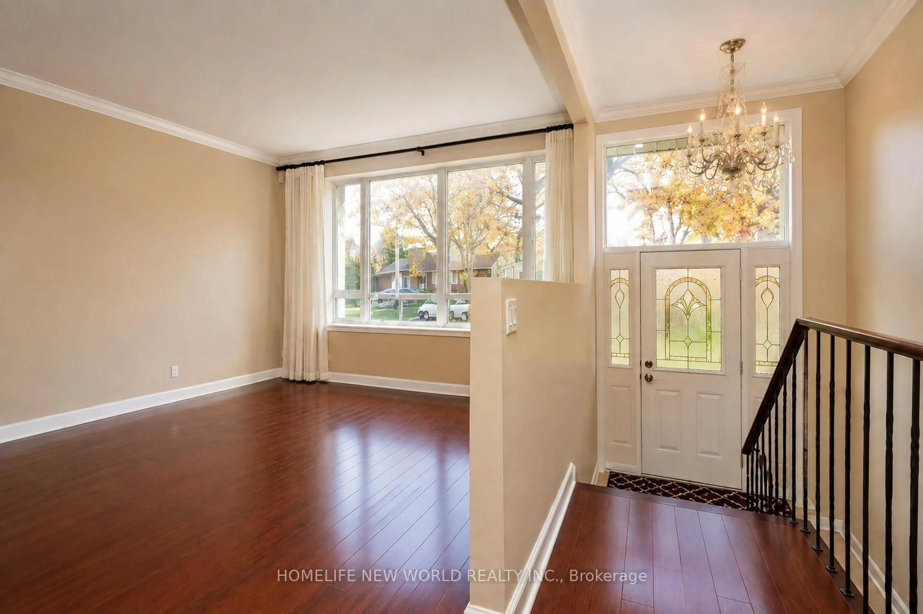 Indoor entryway for 54 Southwell Dr, Toronto Ontario M3B 2N9