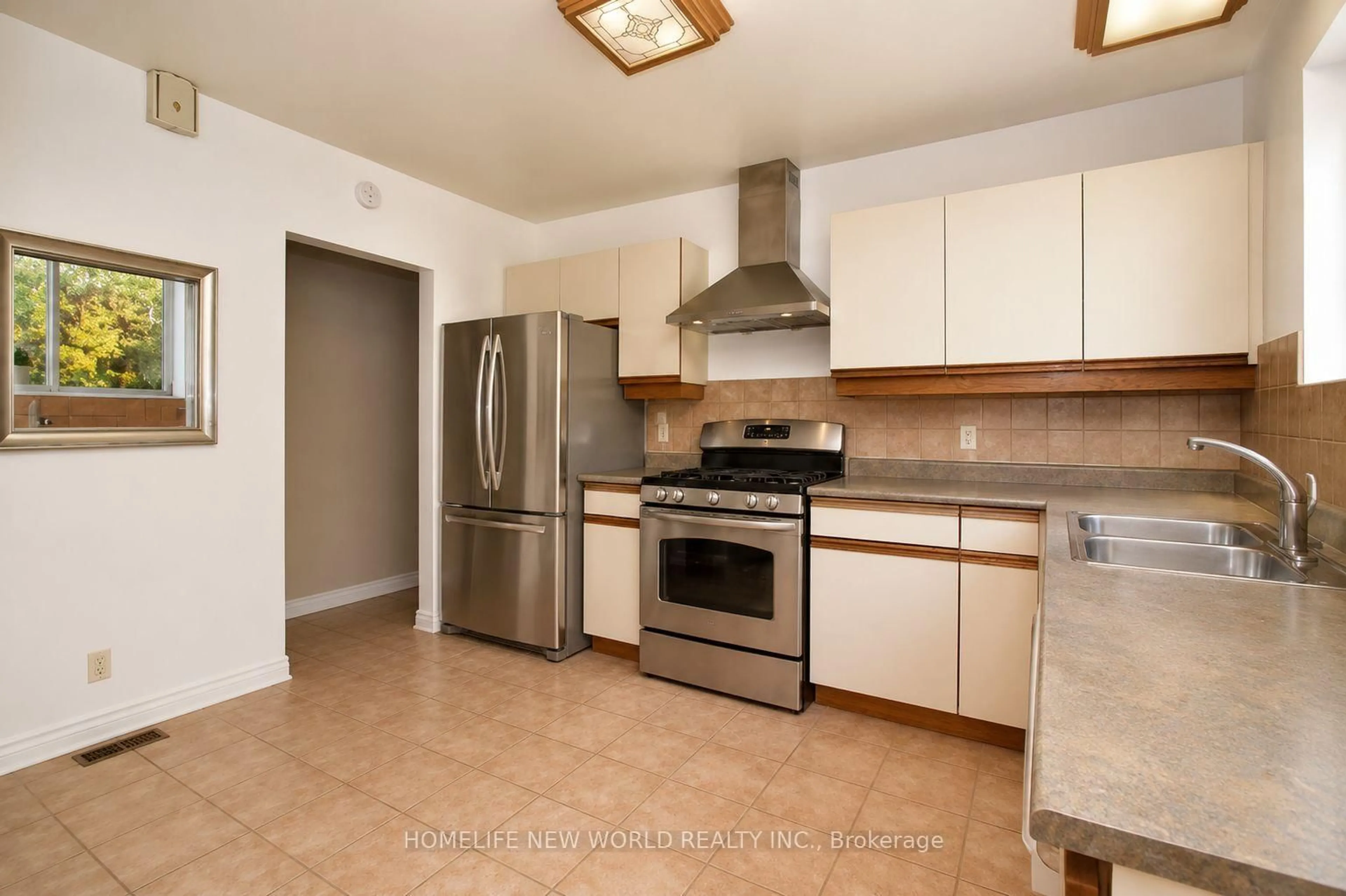Standard kitchen, unknown for 54 Southwell Dr, Toronto Ontario M3B 2N9