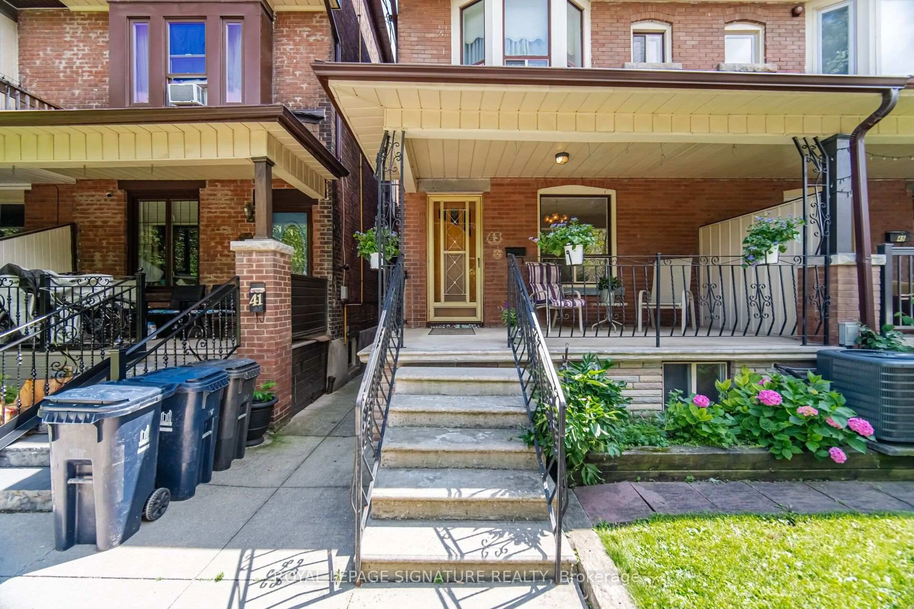 Unknown for 43 Marchmount Rd, Toronto Ontario M6G 2A8