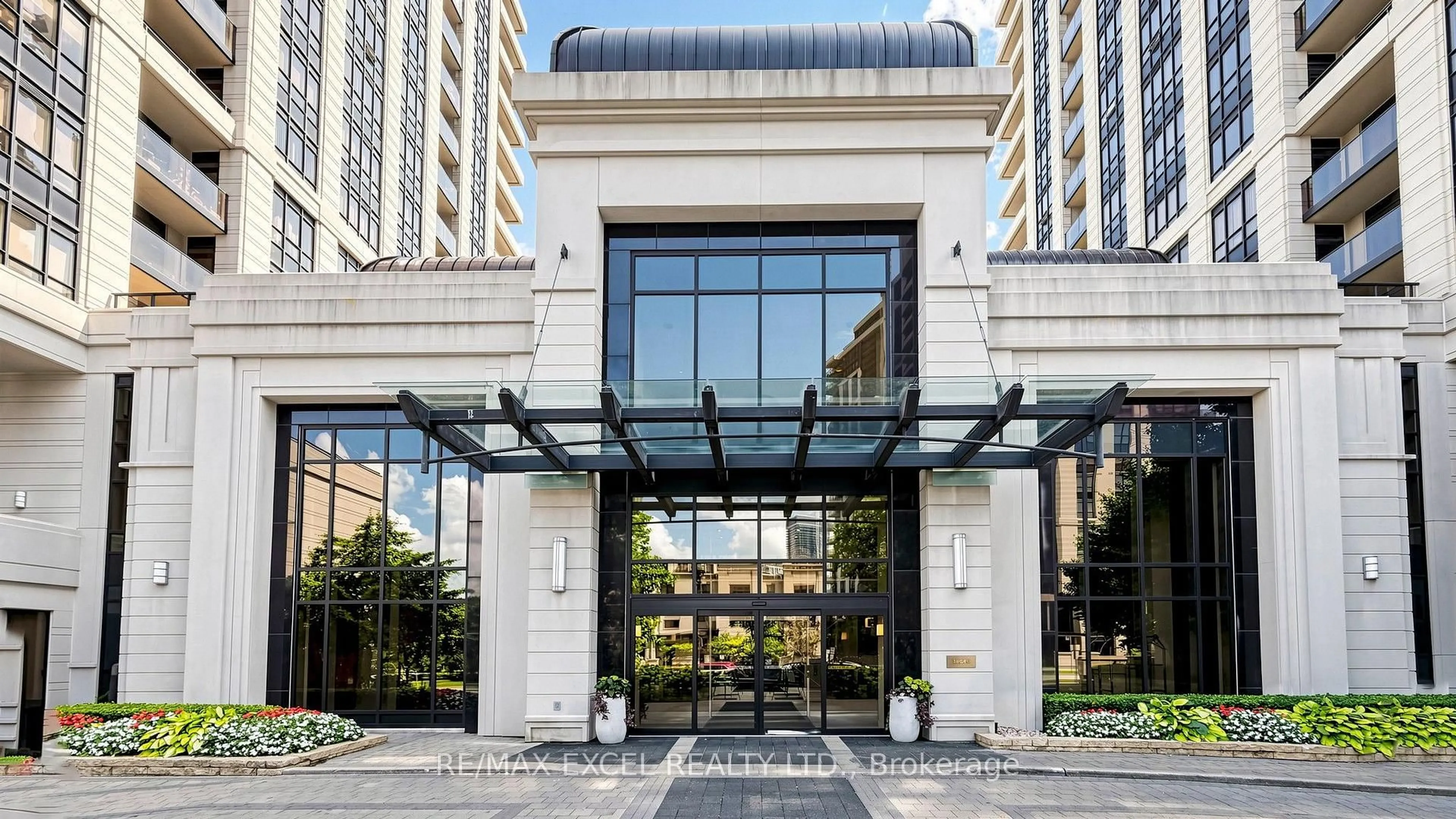 Indoor foyer for 100 Harrison Garden Blvd #602, Toronto Ontario M2N 0C2