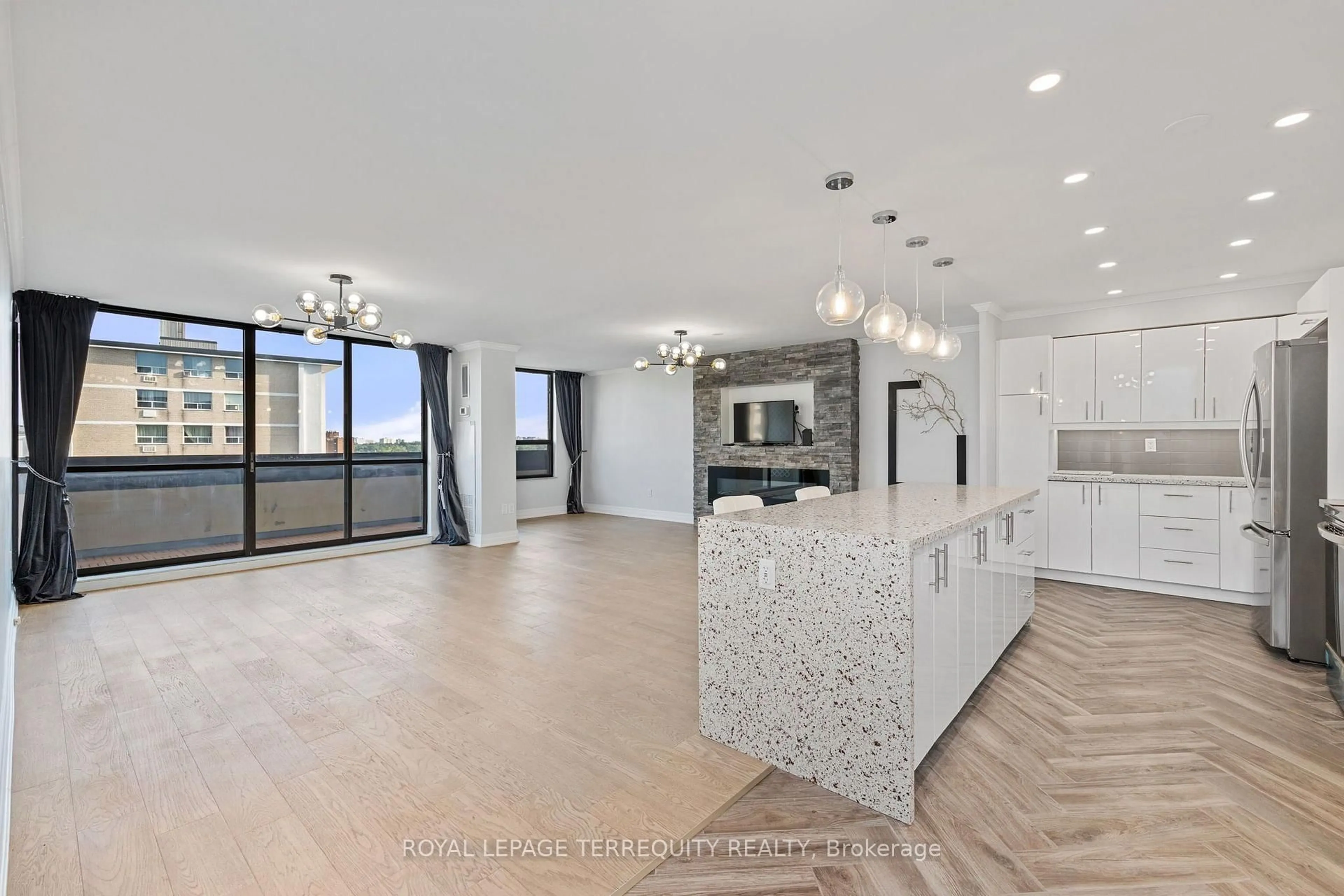 Open concept kitchen, ceramic/tile floor for 100 Canyon Ave #1203, Toronto Ontario M3H 5T9