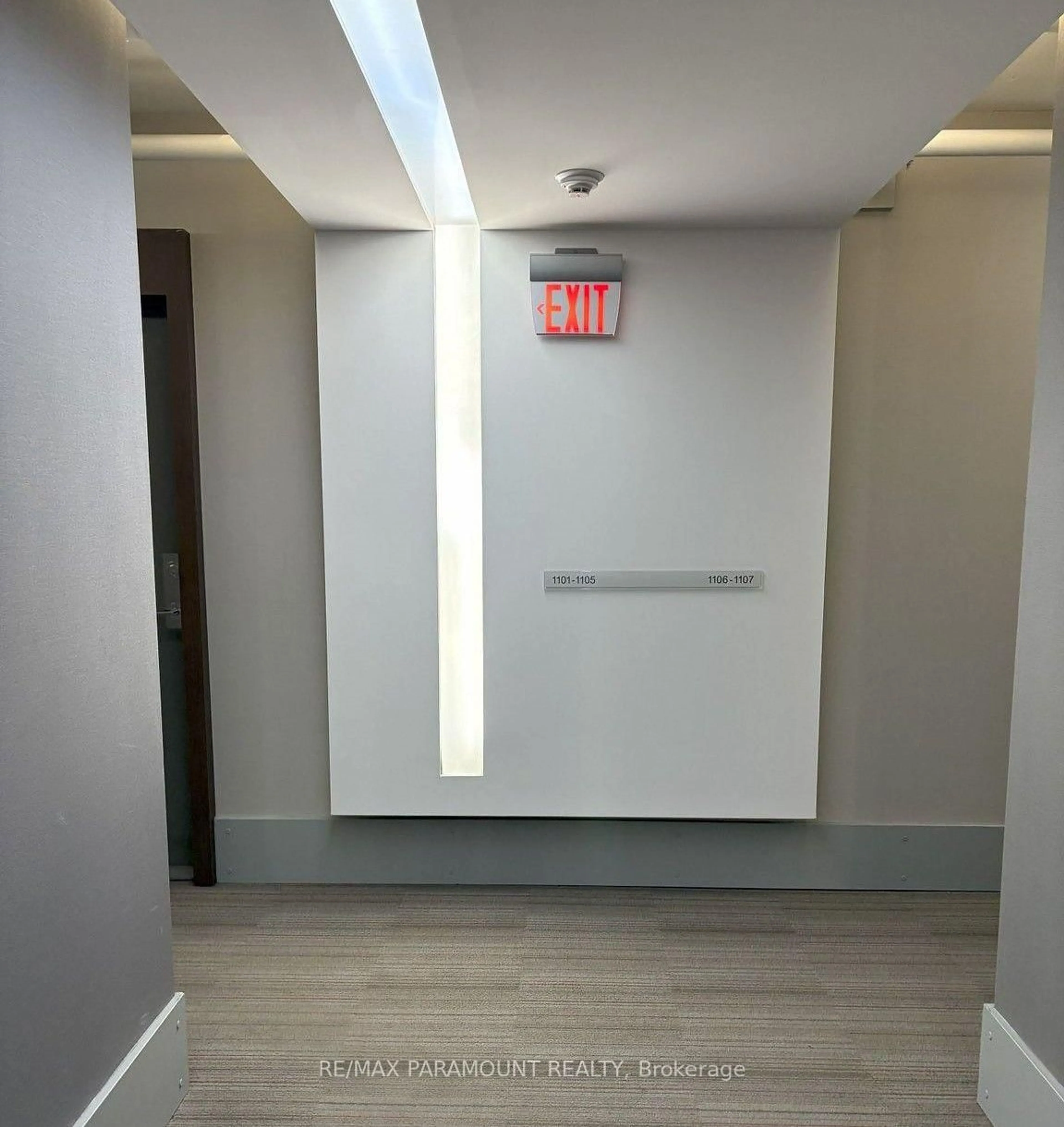 Indoor foyer for 21 Widmer St #1103, Toronto Ontario M5V 0B8