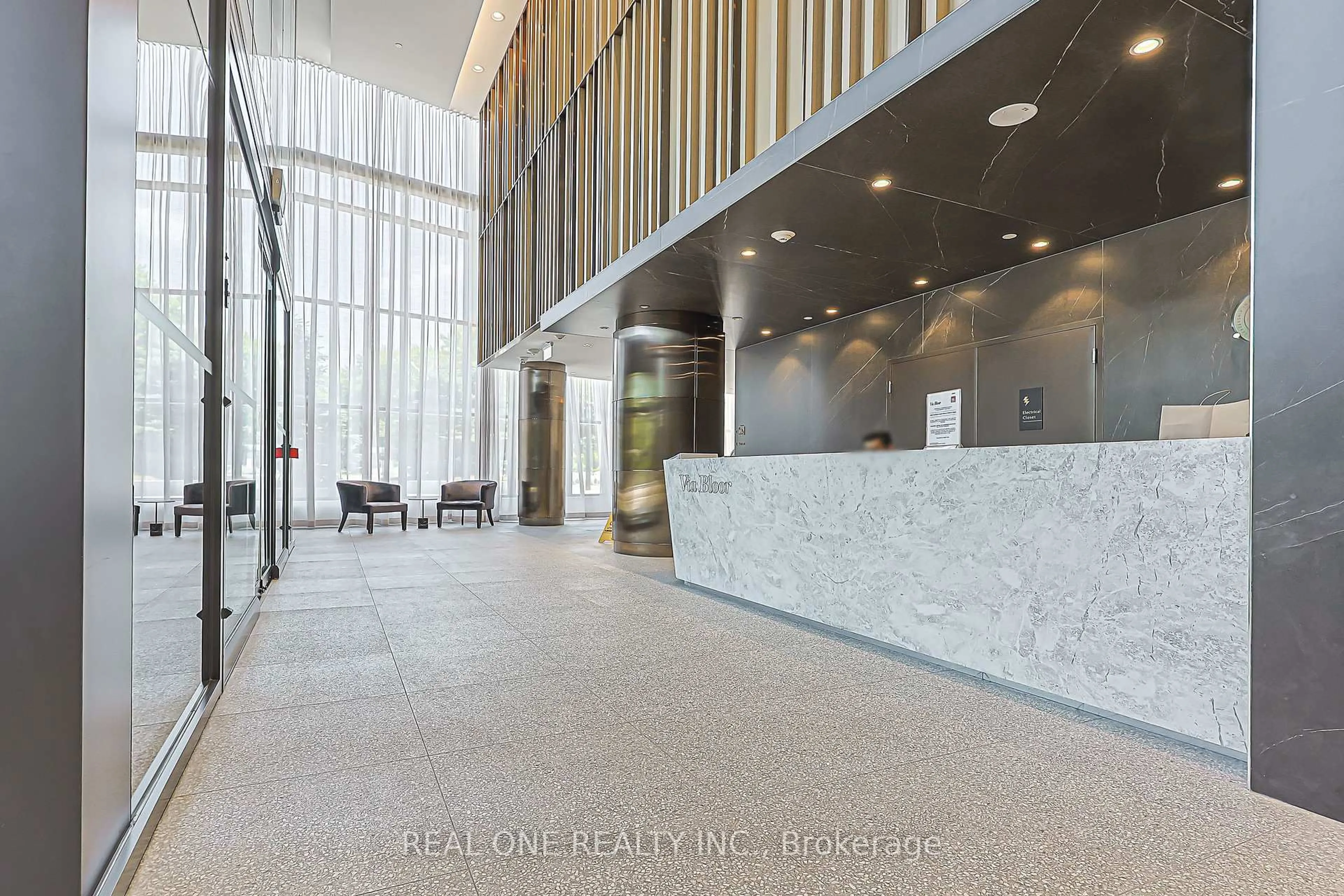 Lobby for 585 Bloor St #821, Toronto Ontario M4W 0B3