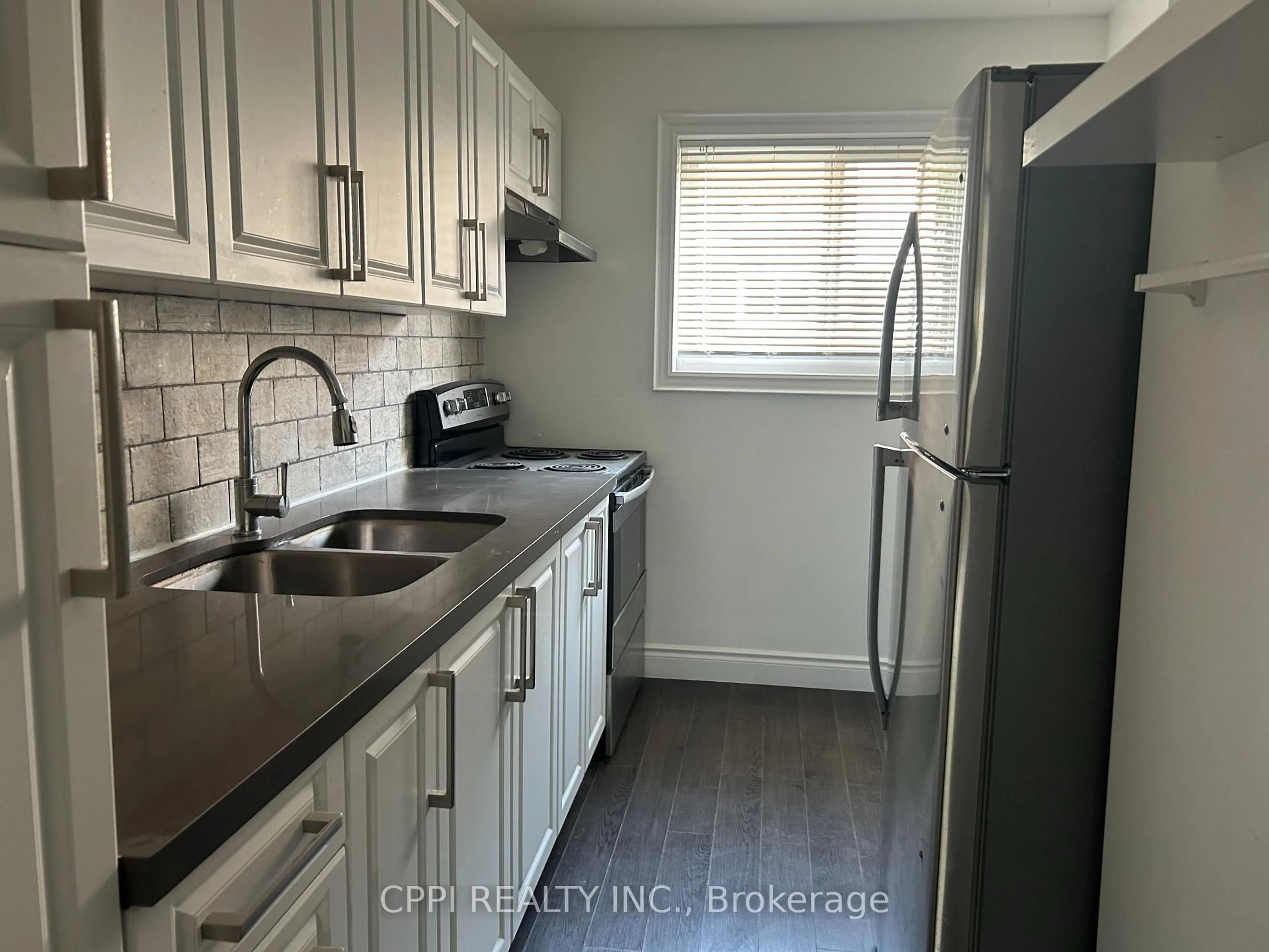 Standard kitchen, wood/laminate floor for 69 Godstone Rd #127, Toronto Ontario M2J 3C8