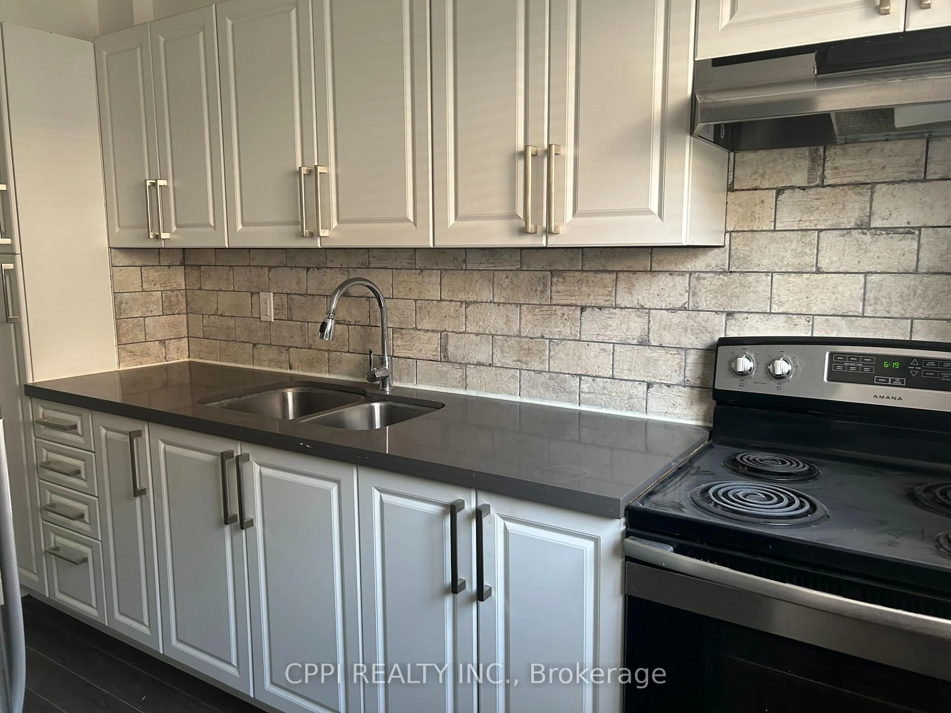 Standard kitchen, ceramic/tile floor for 69 Godstone Rd #127, Toronto Ontario M2J 3C8