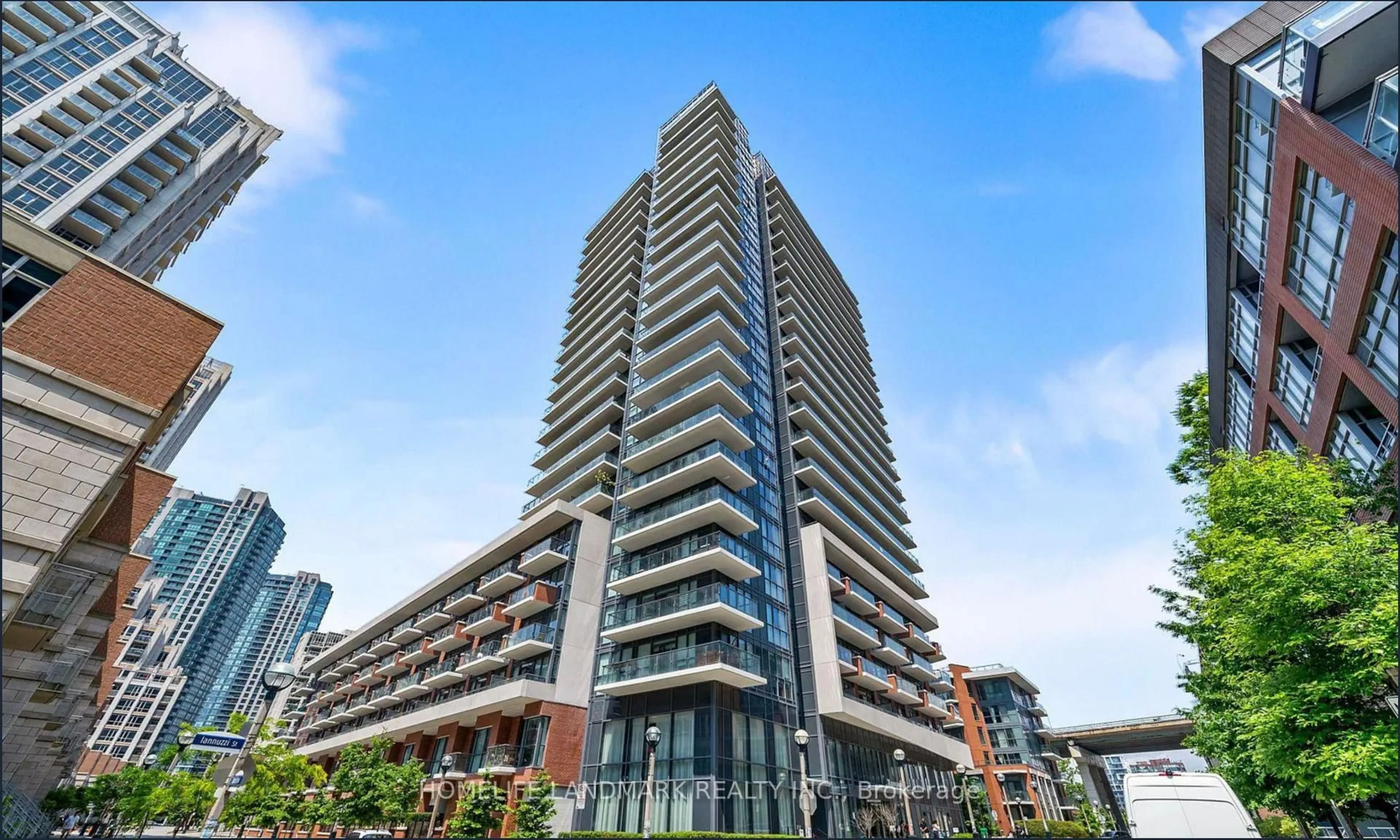 Indoor foyer for 38 Iannuzzi St #1701, Toronto Ontario M5V 0S2