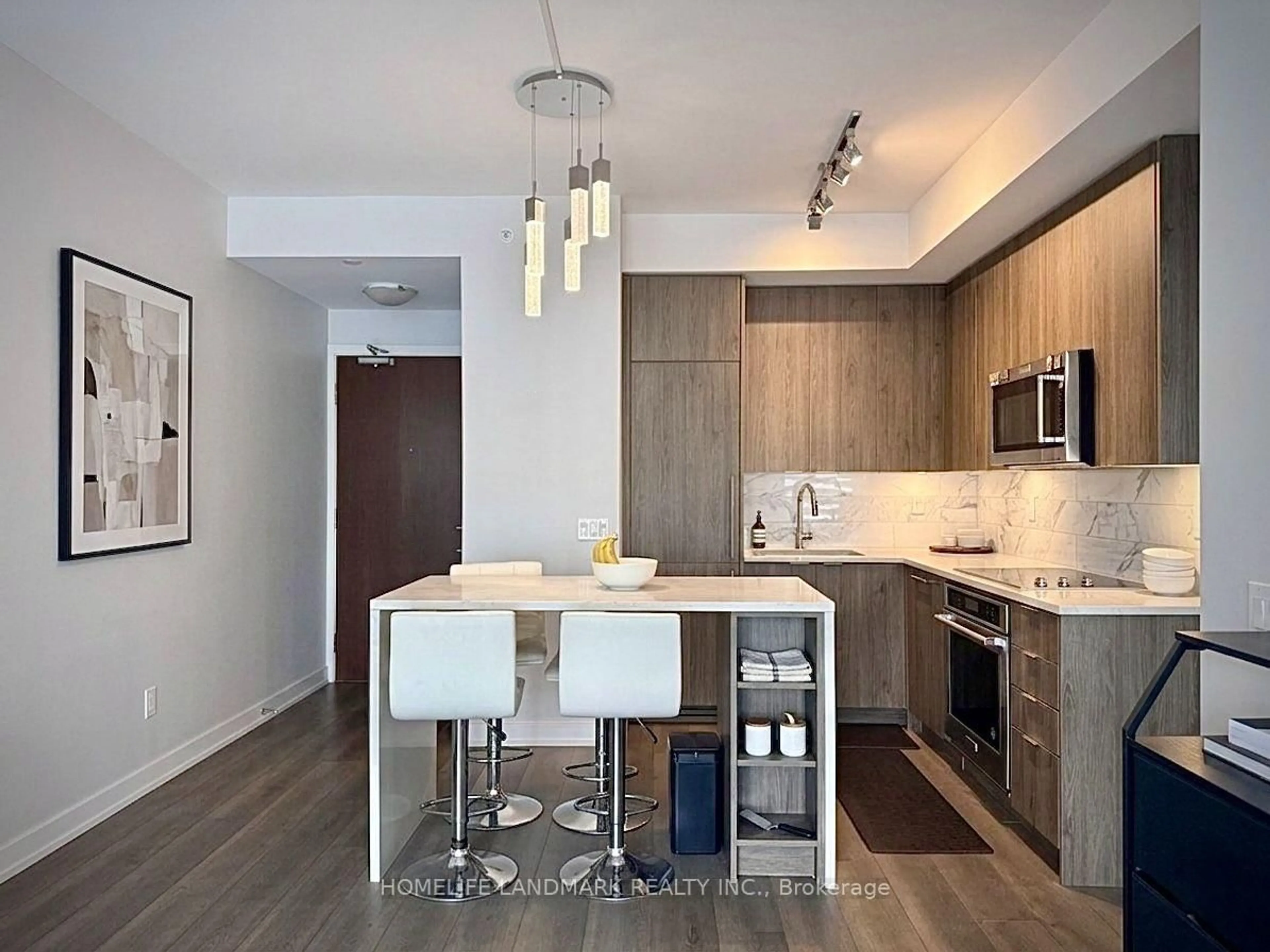 Open concept kitchen, unknown for 38 Iannuzzi St #1701, Toronto Ontario M5V 0S2