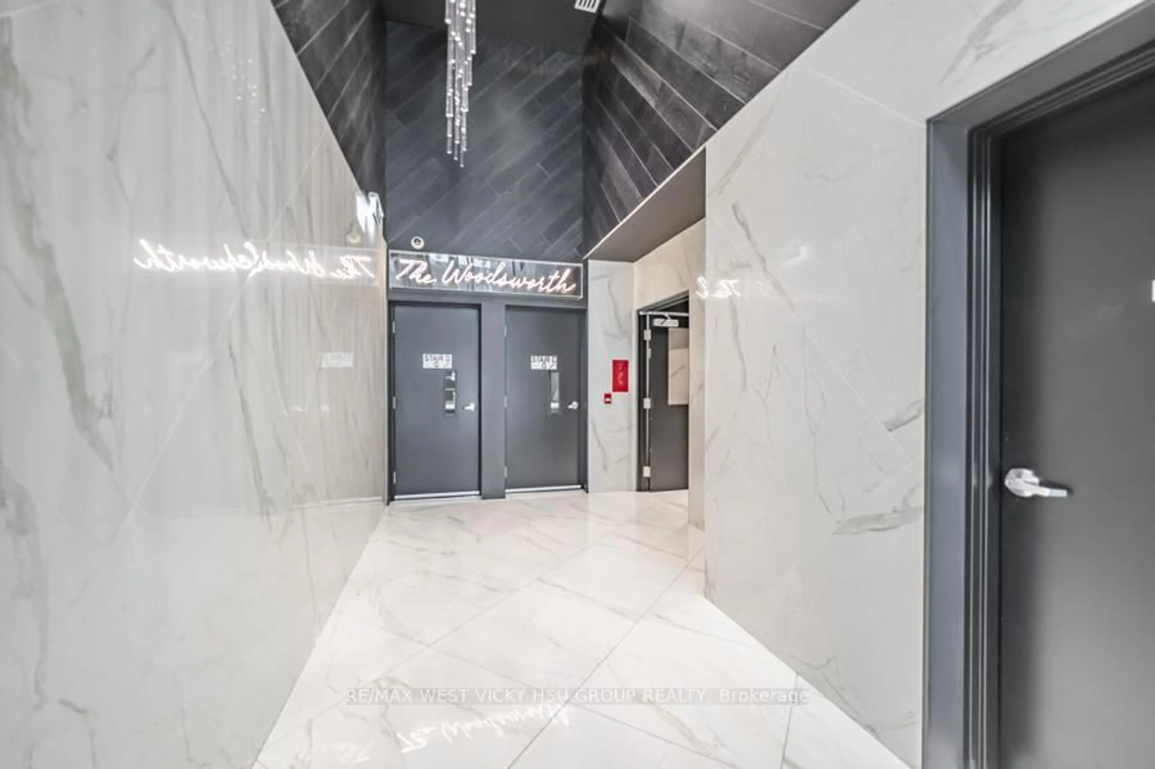 Indoor foyer for 458 Richmond St #806, Toronto Ontario M5V 0S9