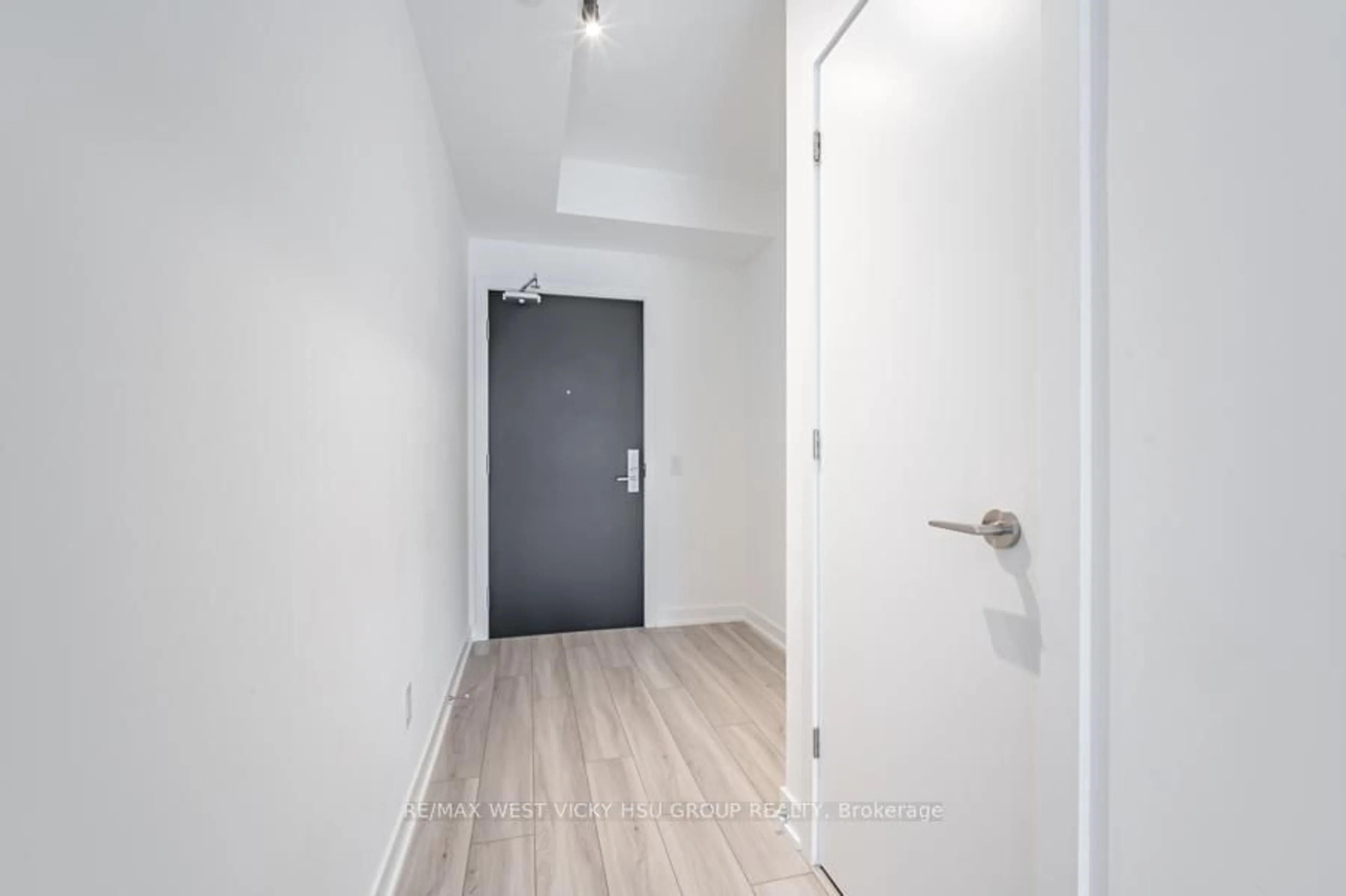 Unknown for 458 Richmond St #806, Toronto Ontario M5V 0S9