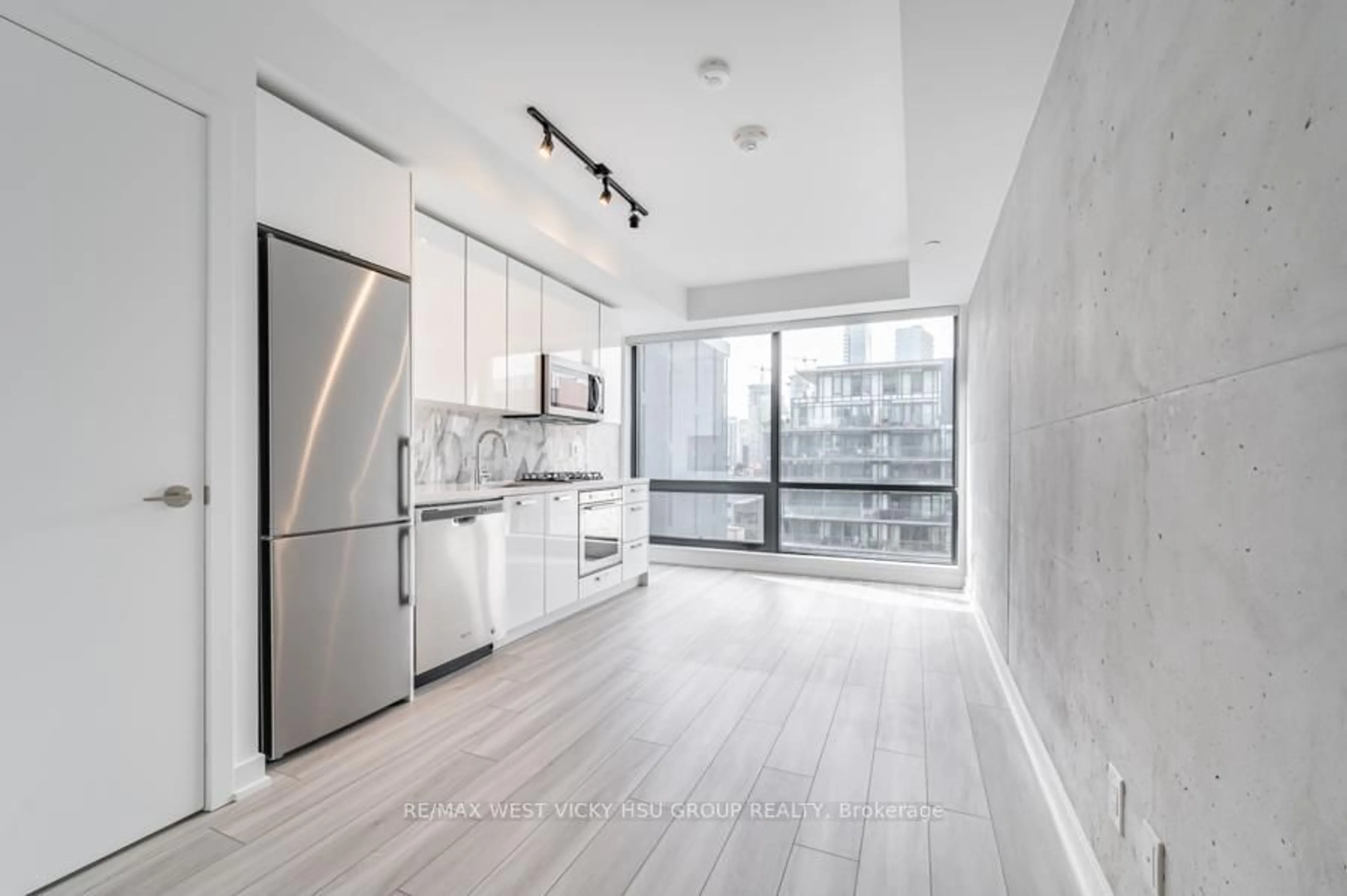 Open concept kitchen, unknown for 458 Richmond St #806, Toronto Ontario M5V 0S9