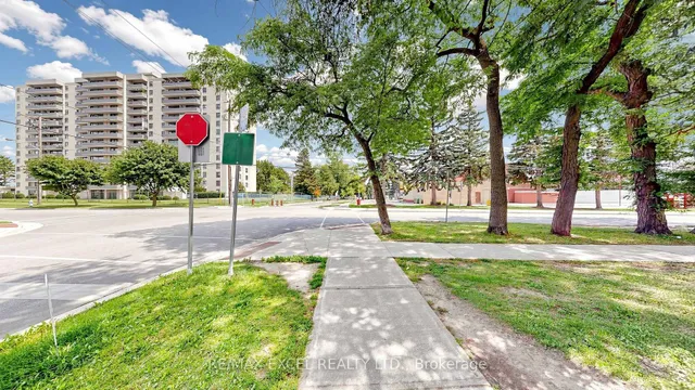 1101 Steeles Ave #Ph103, Toronto 2