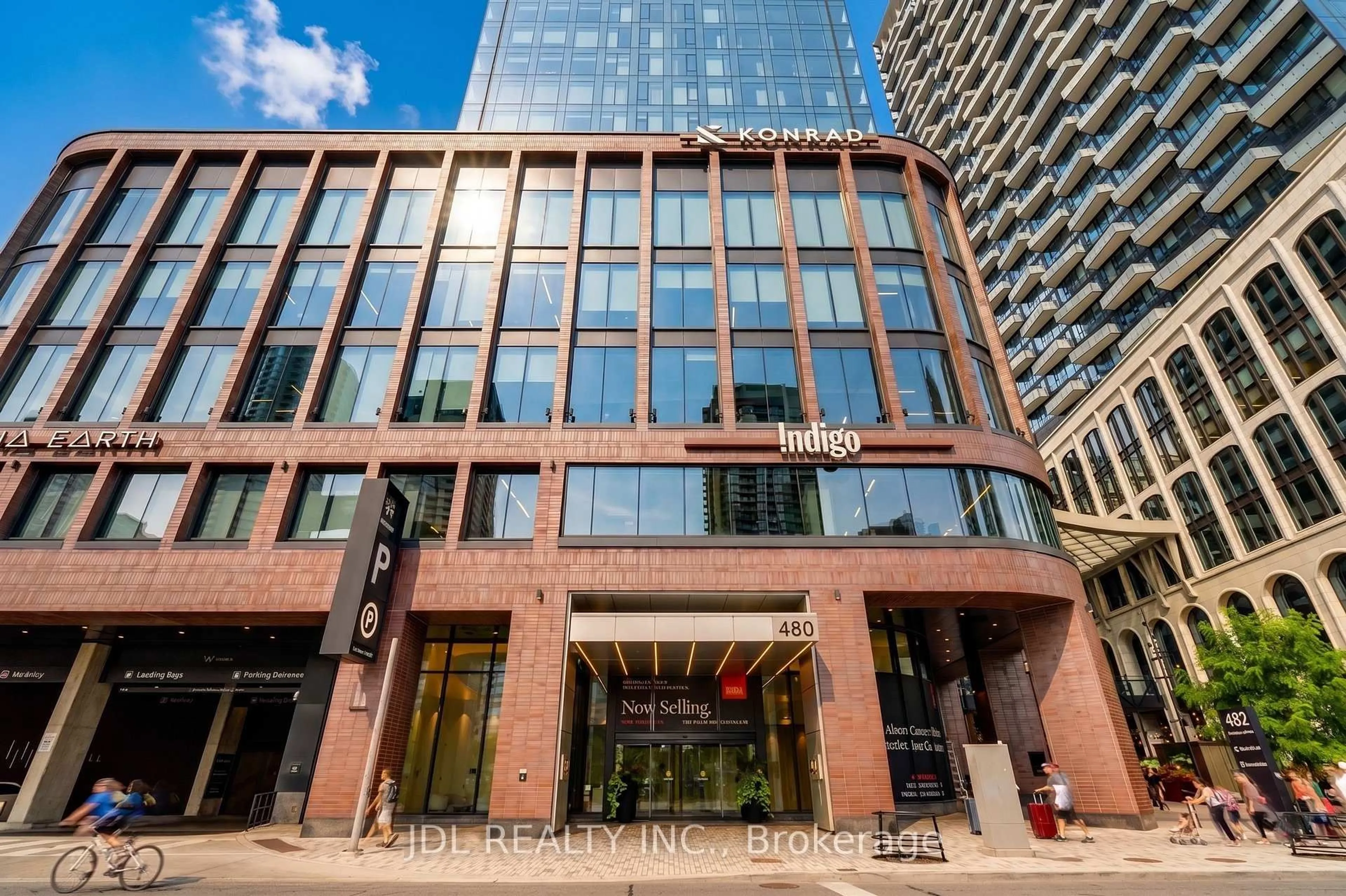 Indoor foyer for 480 Front St #GPH14, Toronto Ontario M5V 0K5