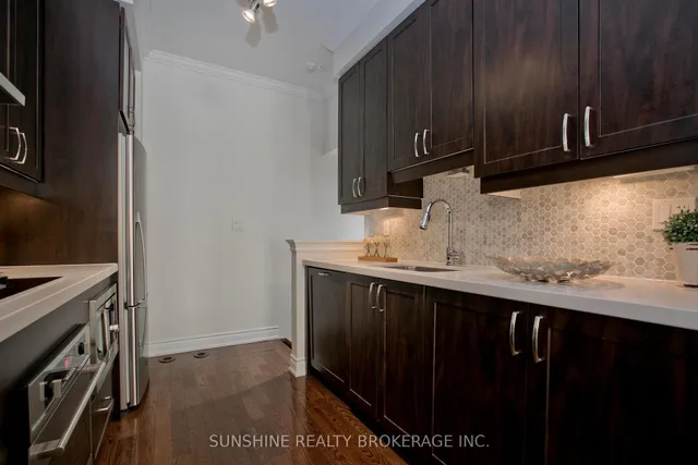 20 Hargrave Lane #12, Toronto 2