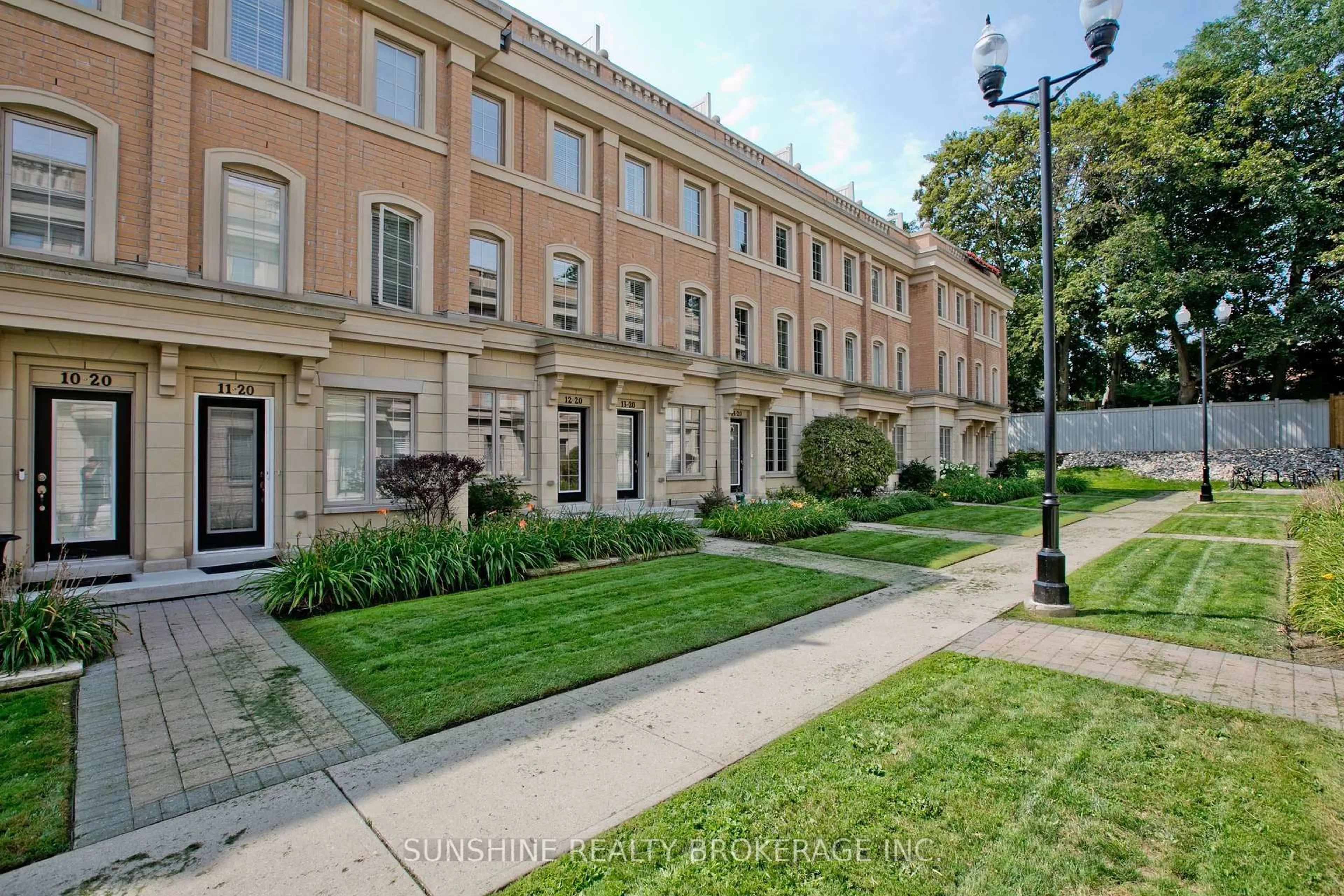 Patio, street for 20 Hargrave Lane #12, Toronto Ontario M4N 0A4