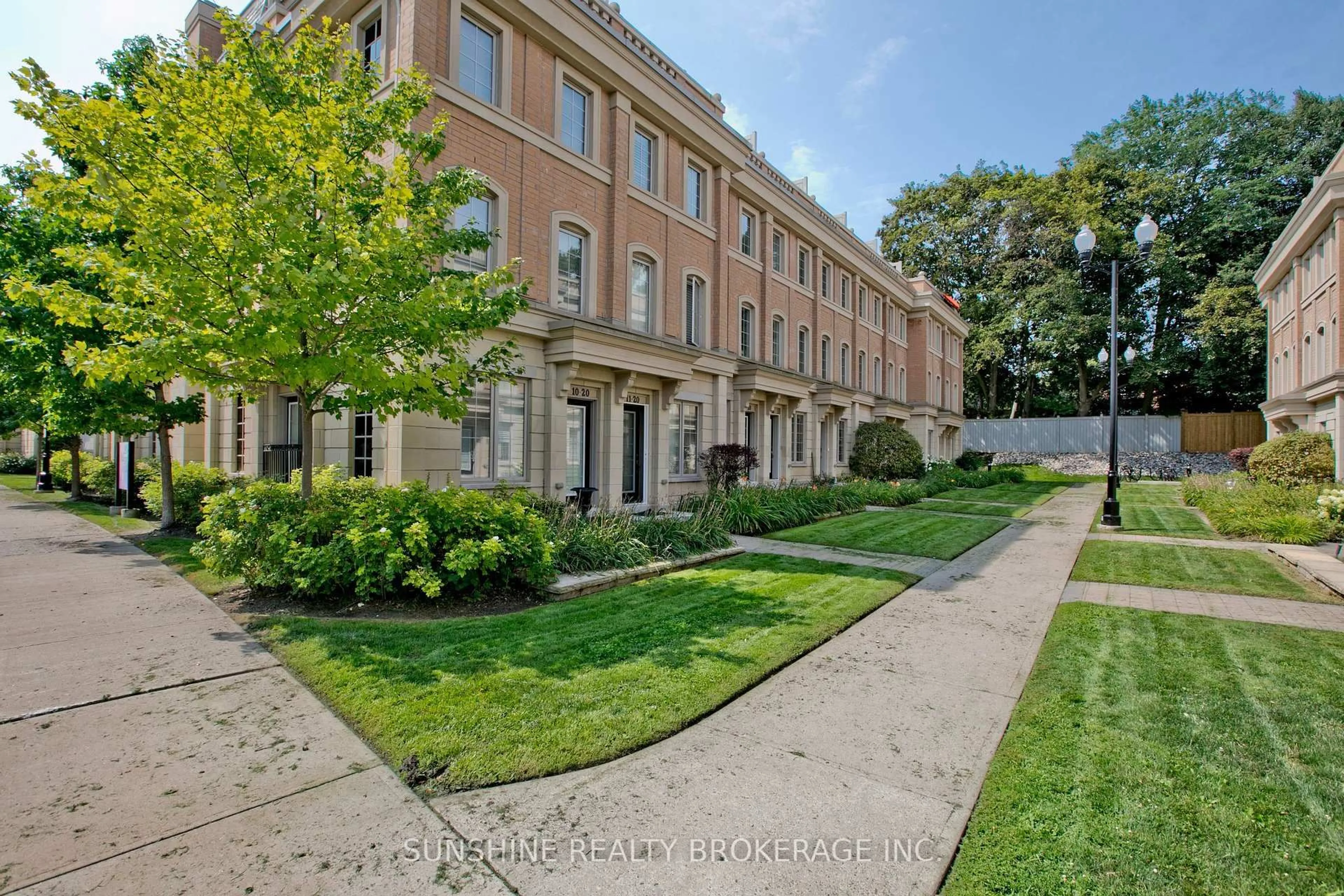 A pic from outside/outdoor area/front of a property/back of a property/a pic from drone, street for 20 Hargrave Lane #12, Toronto Ontario M4N 0A4