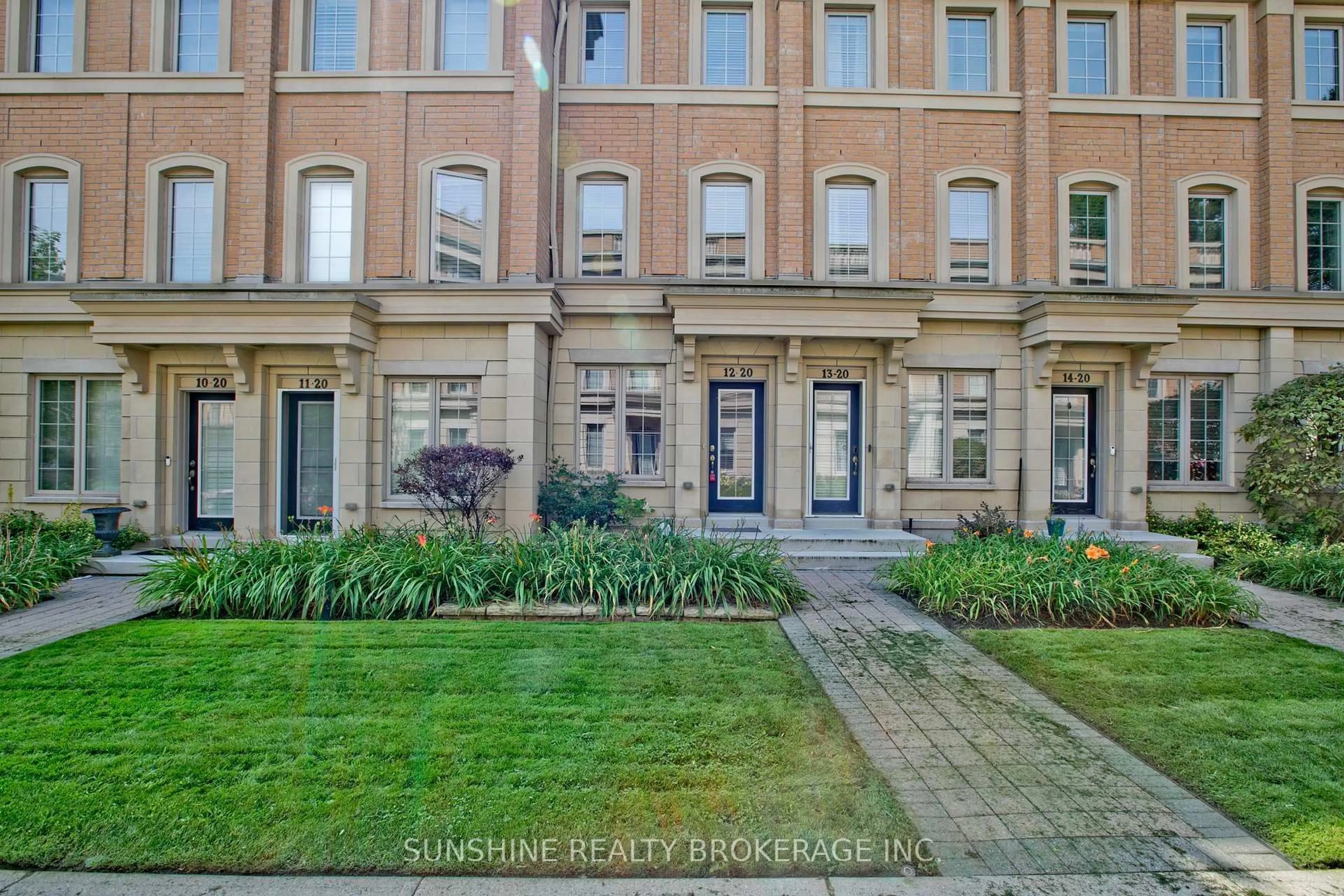 Unknown for 20 Hargrave Lane #12, Toronto Ontario M4N 0A4