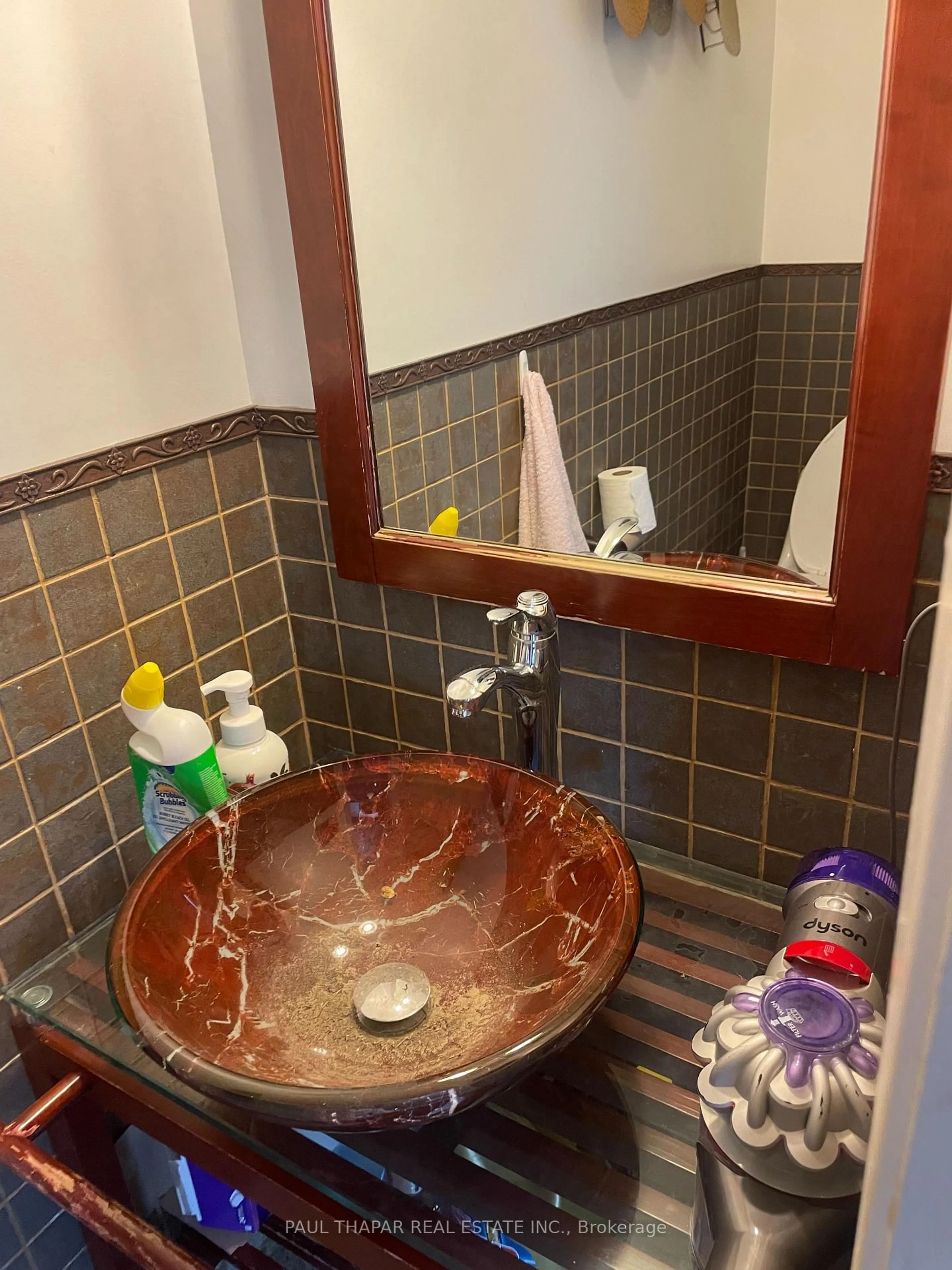 Standard bathroom, unknown for 51 Sugar Mill Way, Toronto Ontario M2L 1R5